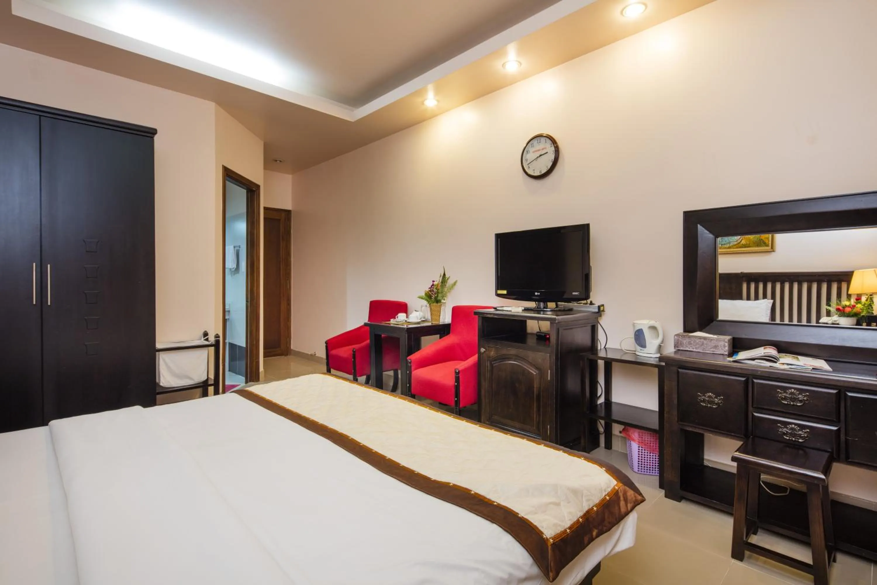 Bedroom, Bed in Vien Dong District 7 Phu My Hung