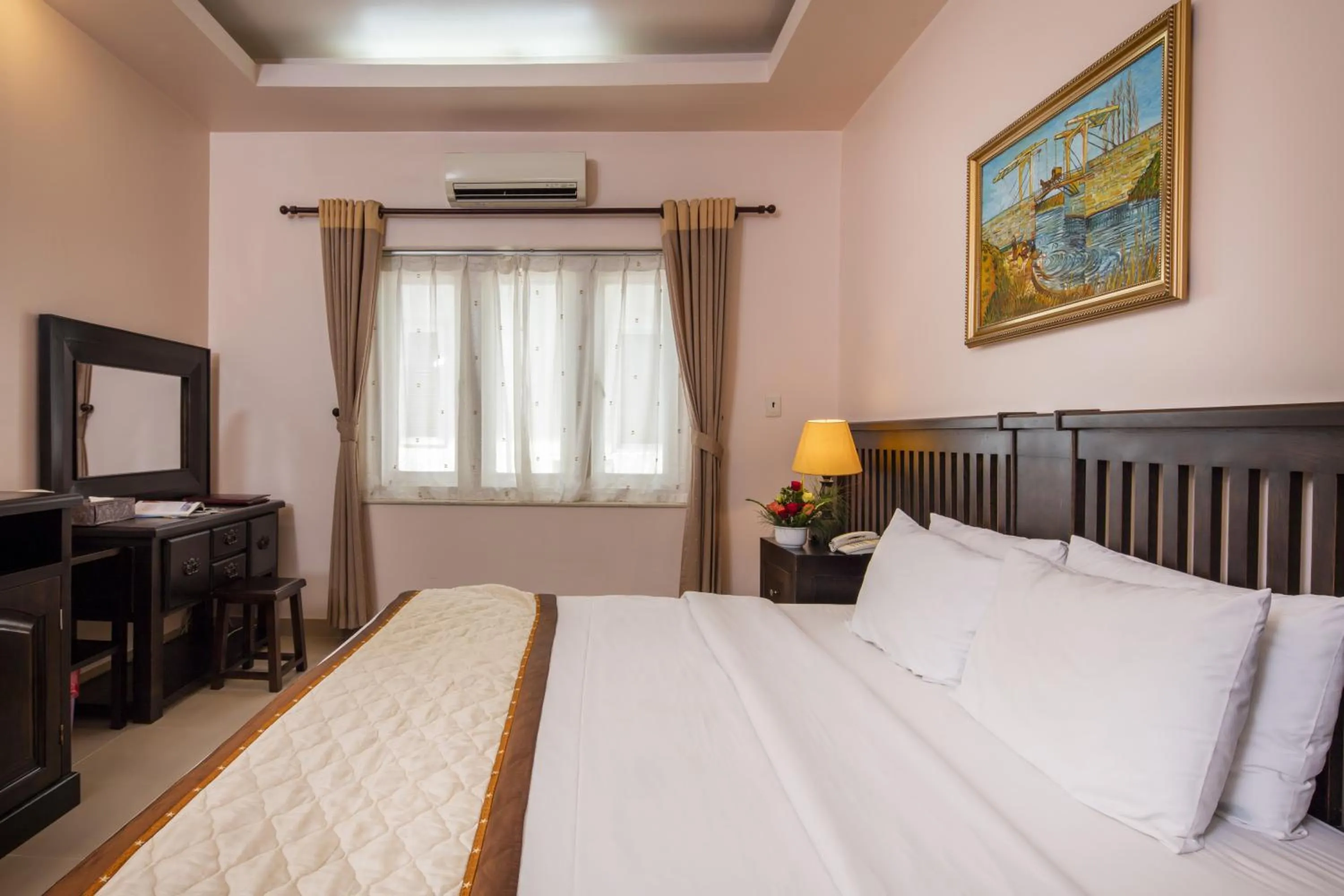 Bedroom, Bed in Vien Dong District 7 Phu My Hung