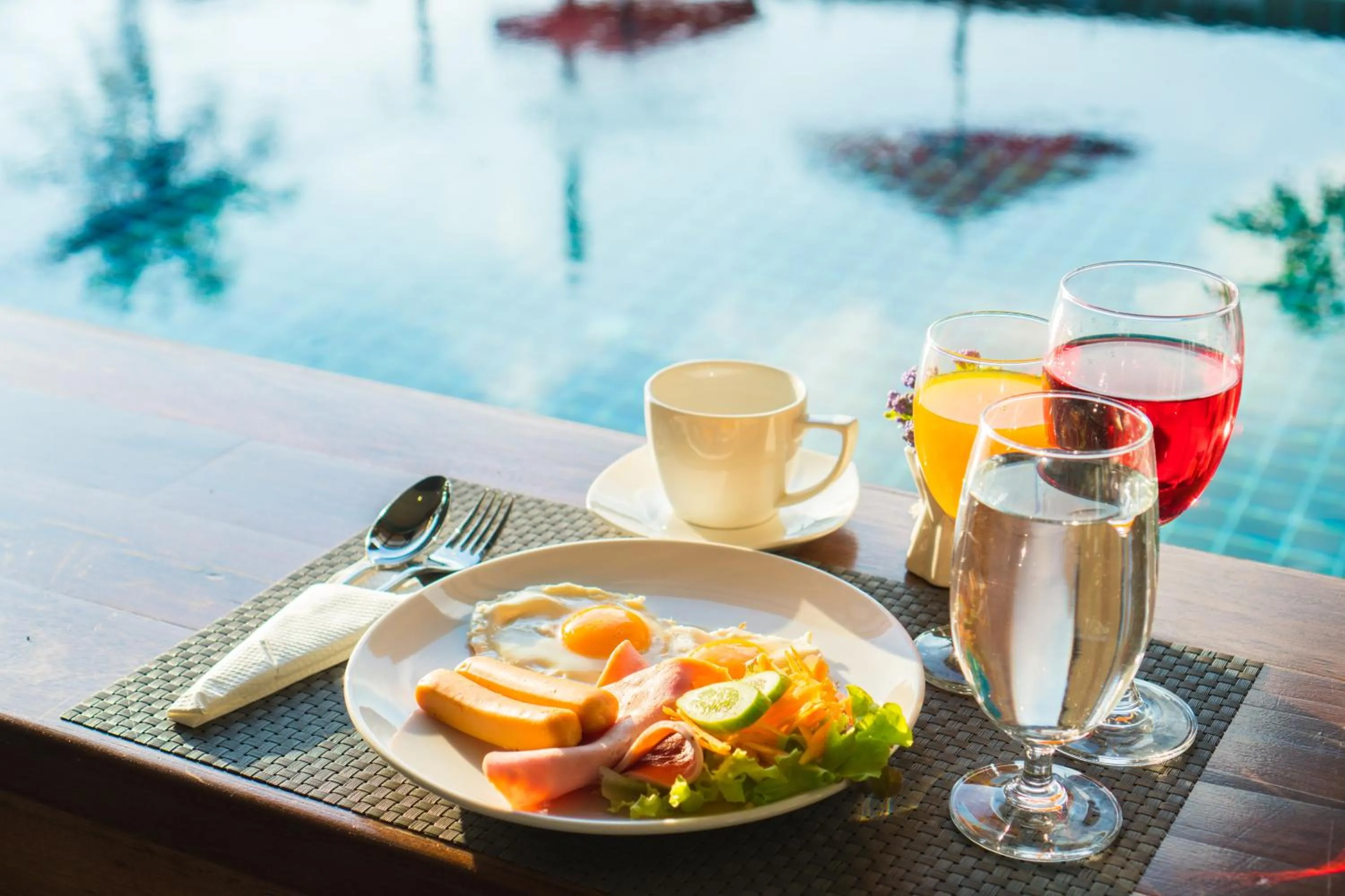 Food and drinks in Billabong Hotel and Cafe