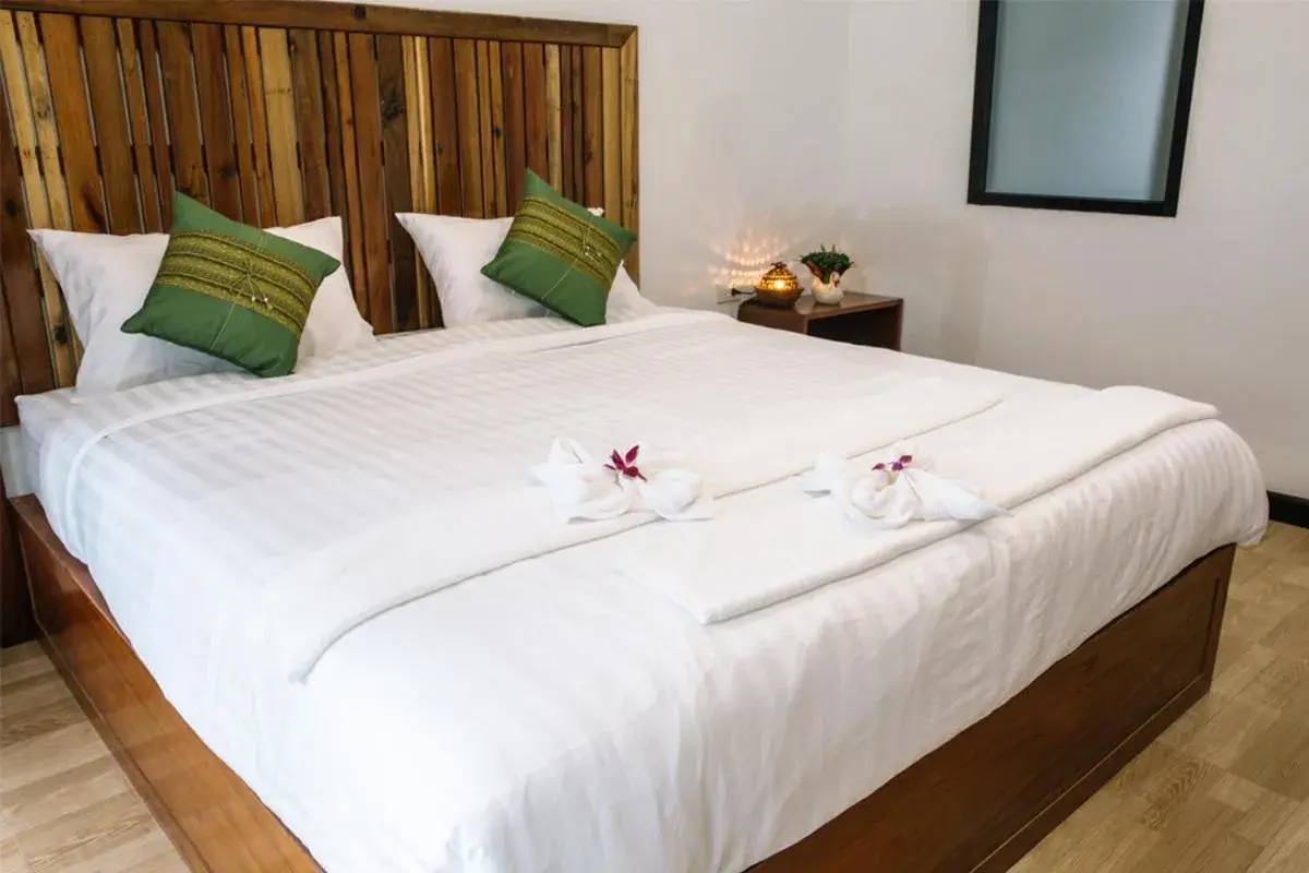 Deluxe Queen Room in Billabong Hotel and Cafe Deluxe Queen Room in Billabong Hotel and Cafe