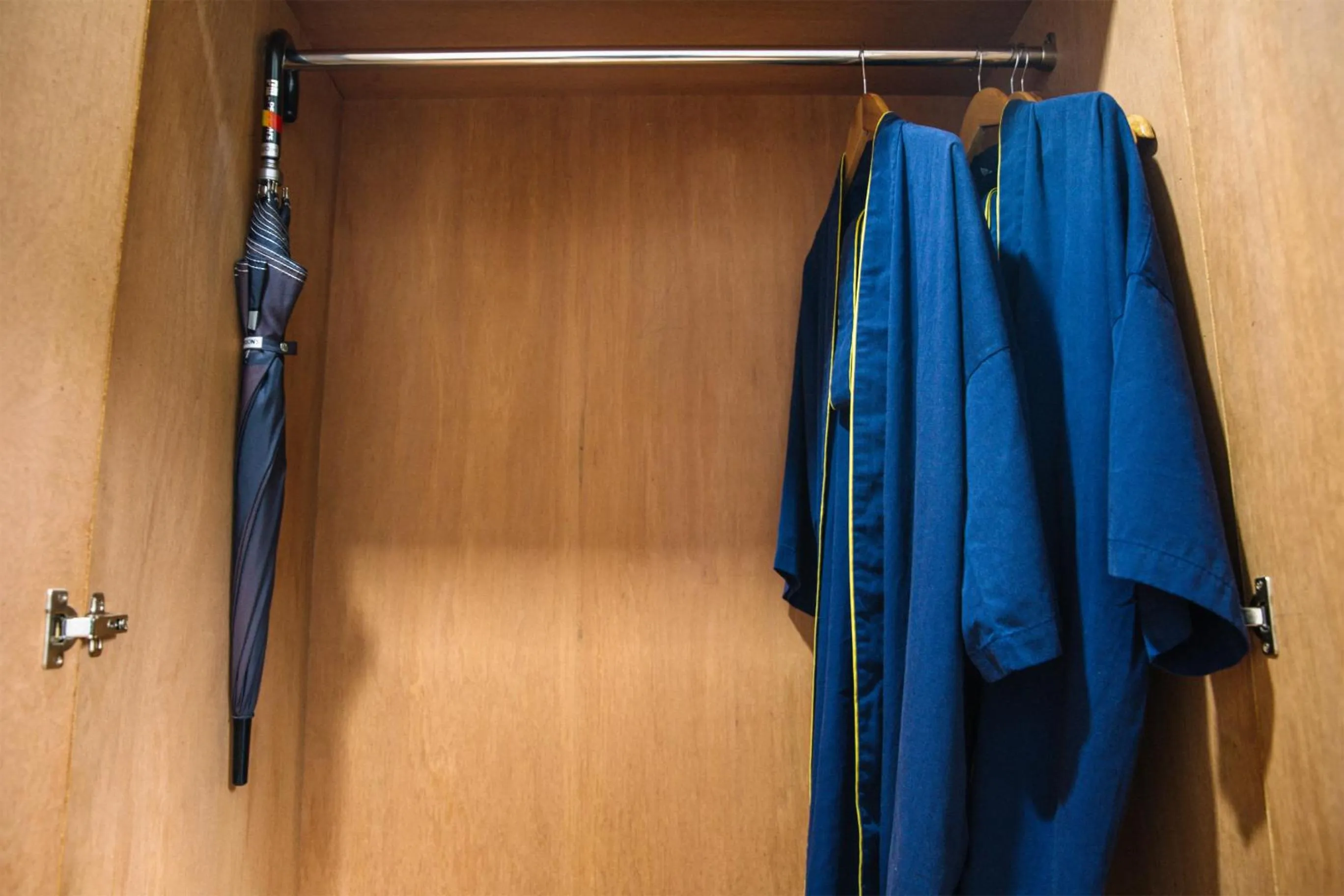 Billabong Hotel and Cafe