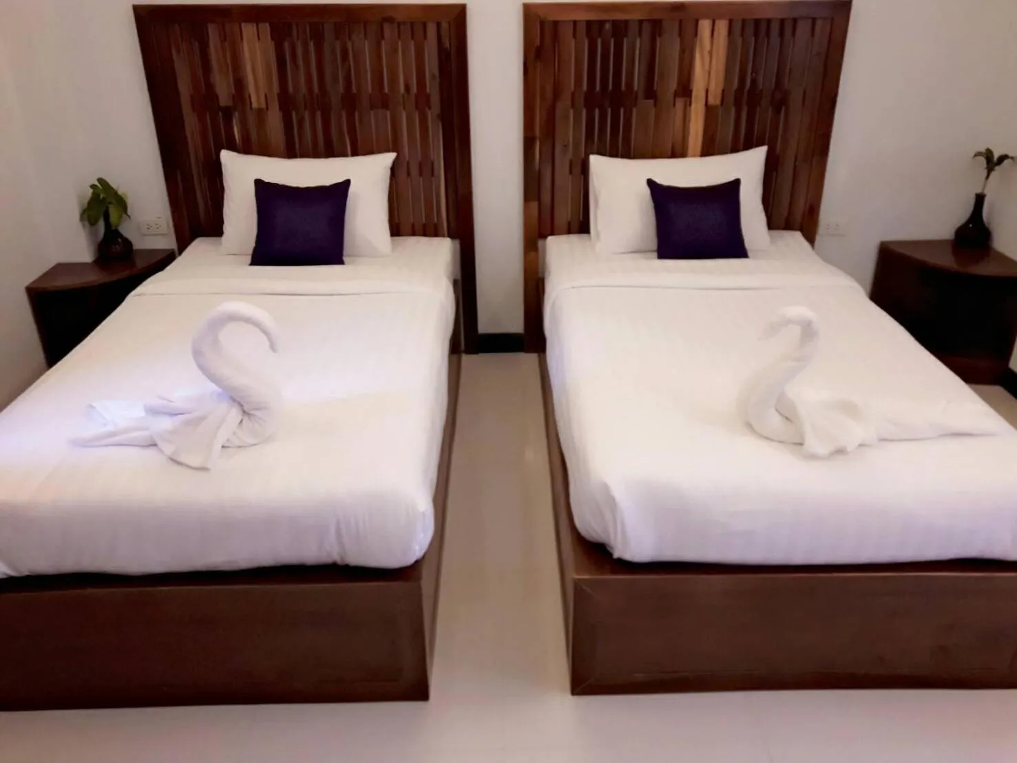 Bed in Billabong Hotel and Cafe