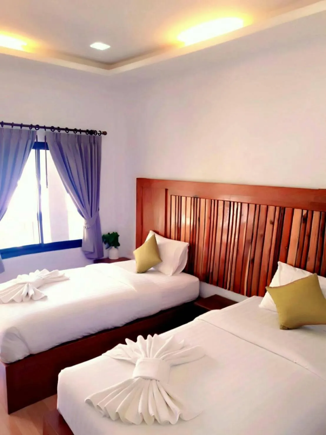 Bed in Billabong Hotel and Cafe