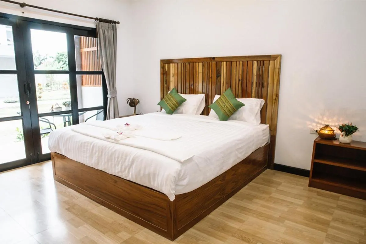 Bed in Billabong Hotel and Cafe