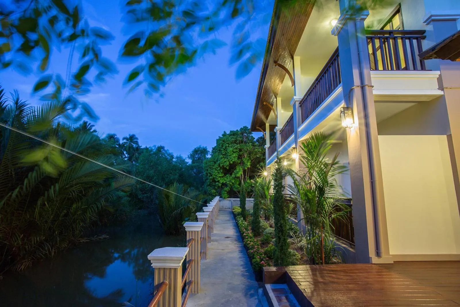 Property building in Oh Amphawa Boutique Resort