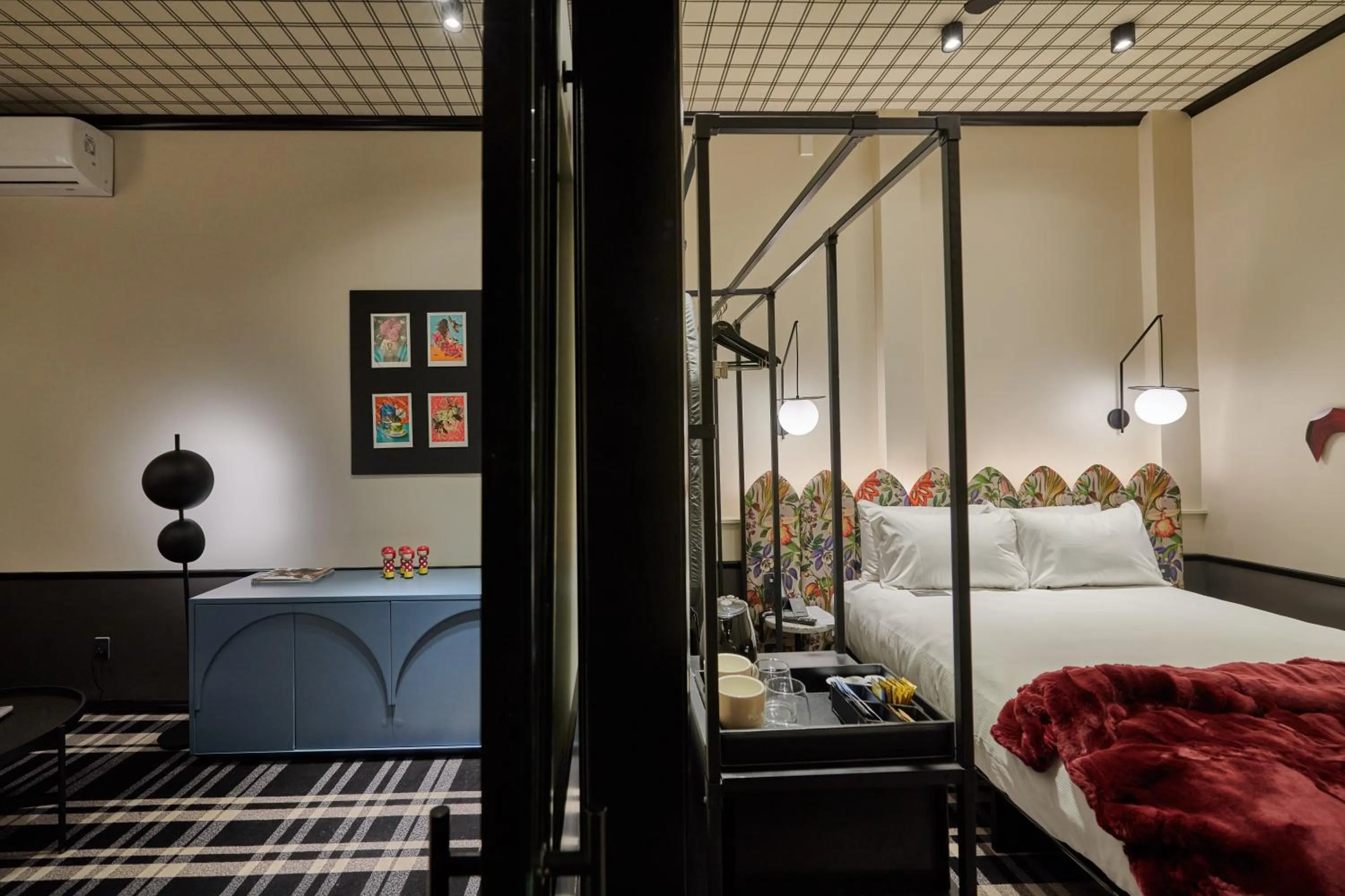 Seating area, Bed in Naumi Studio Wellington