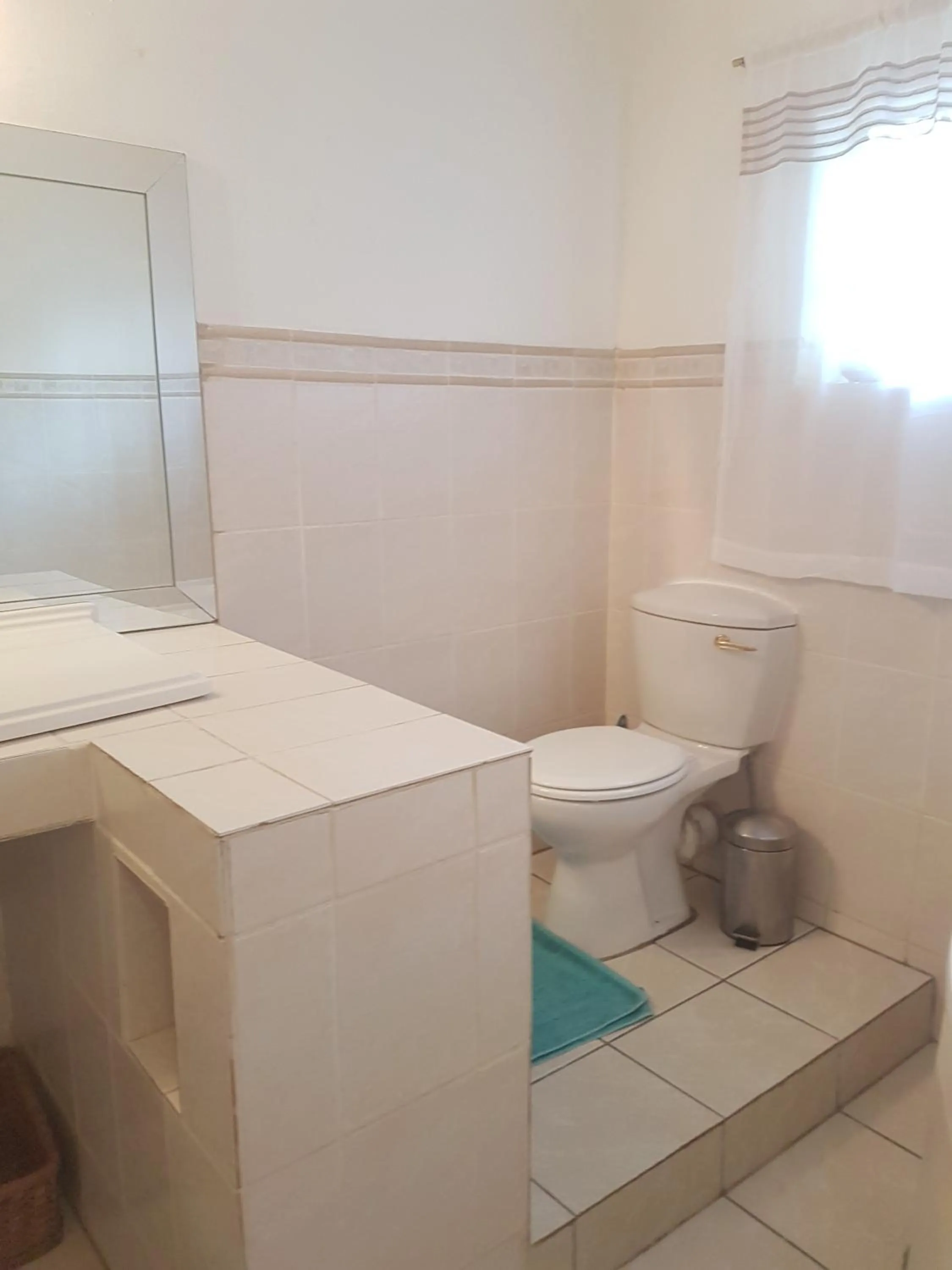 Bathroom in Amberlight Self Catering Accommodation