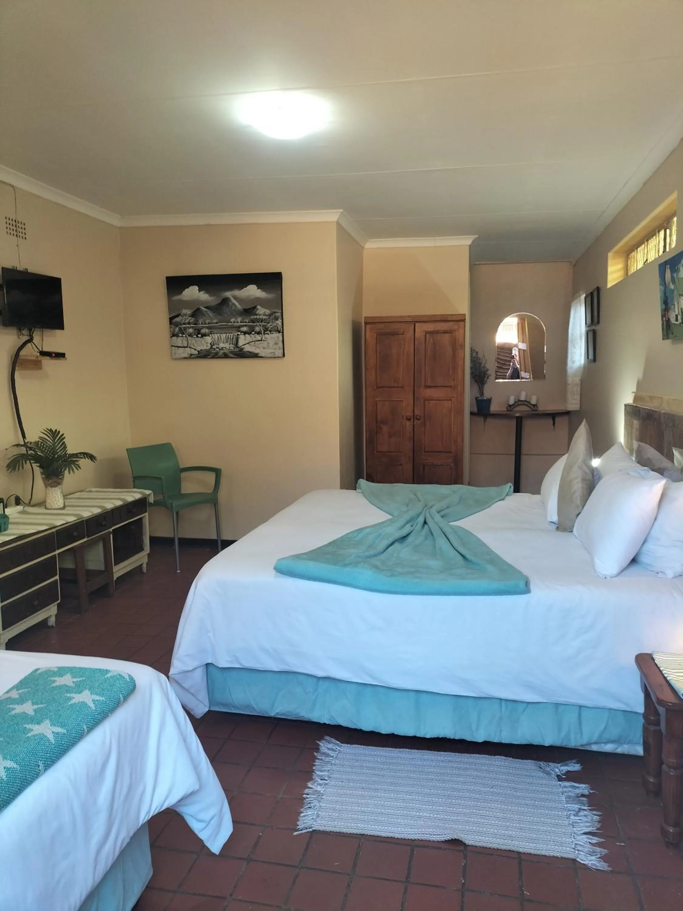 Photo of the whole room, Bed in Amberlight Self Catering Accommodation