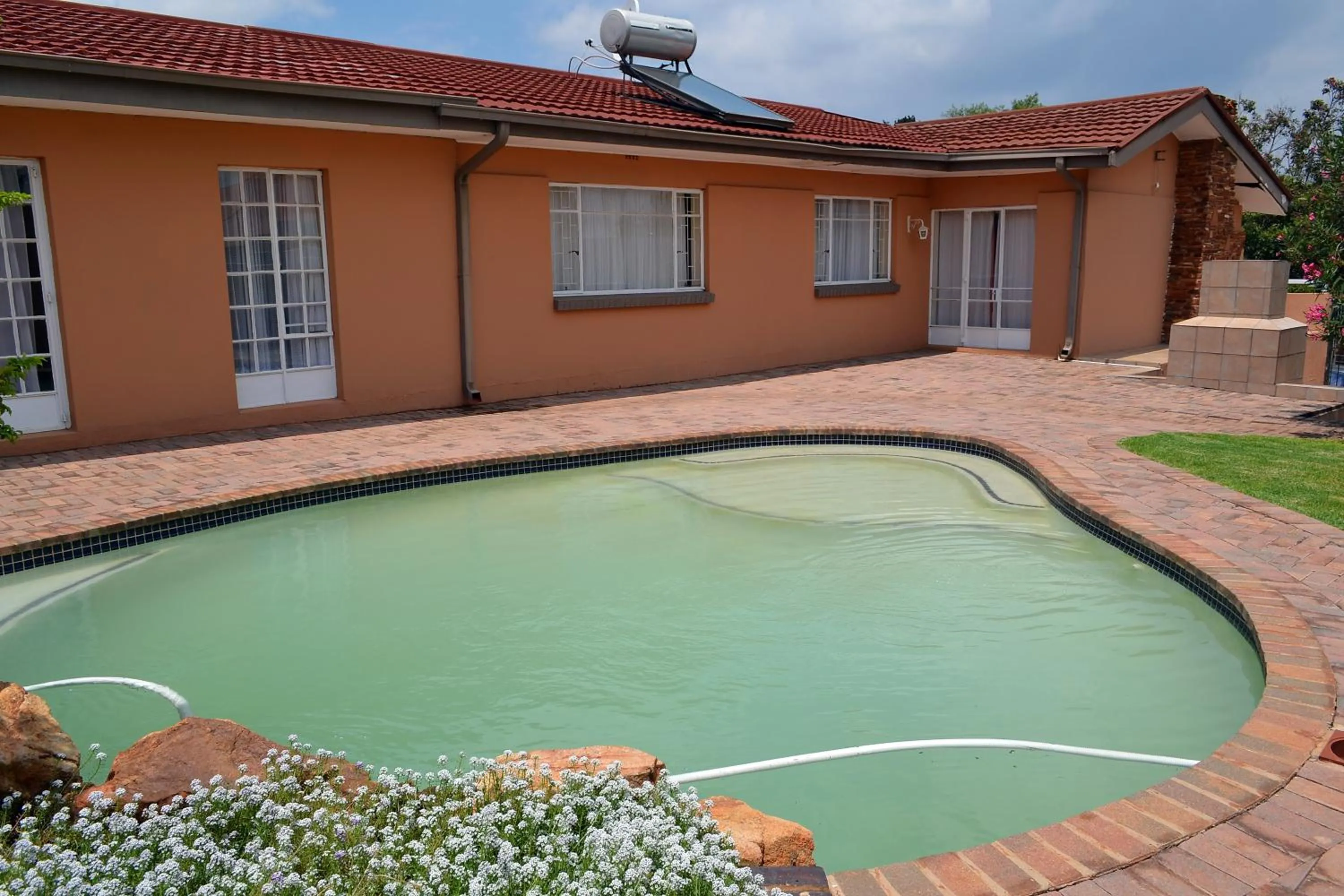 Property building in Amberlight Self Catering Accommodation