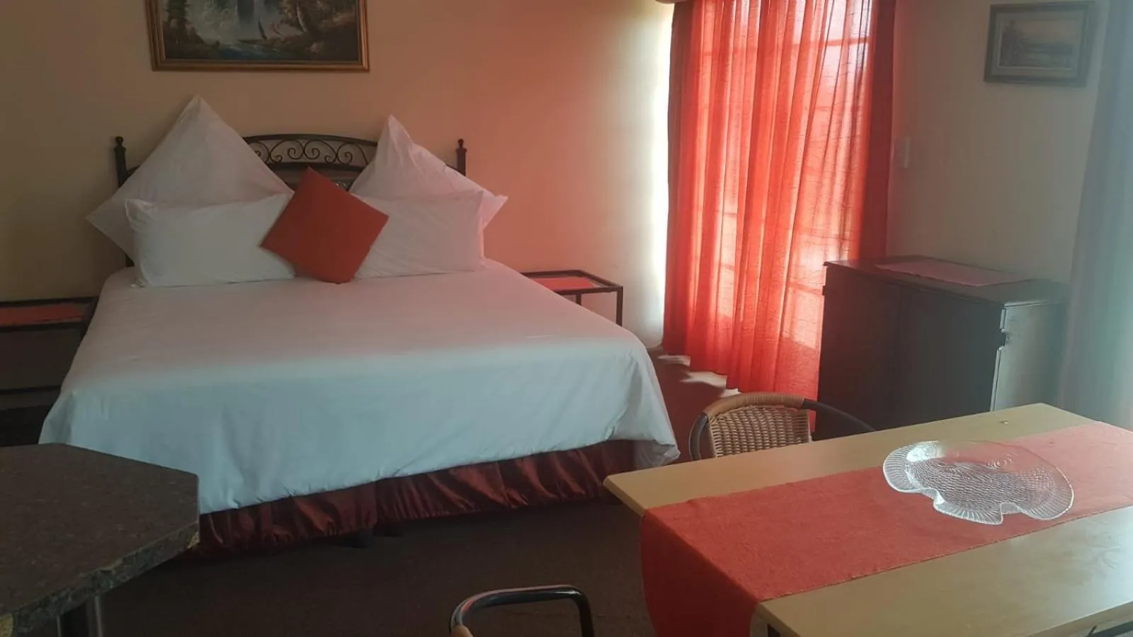 Bed in Amberlight Self Catering Accommodation