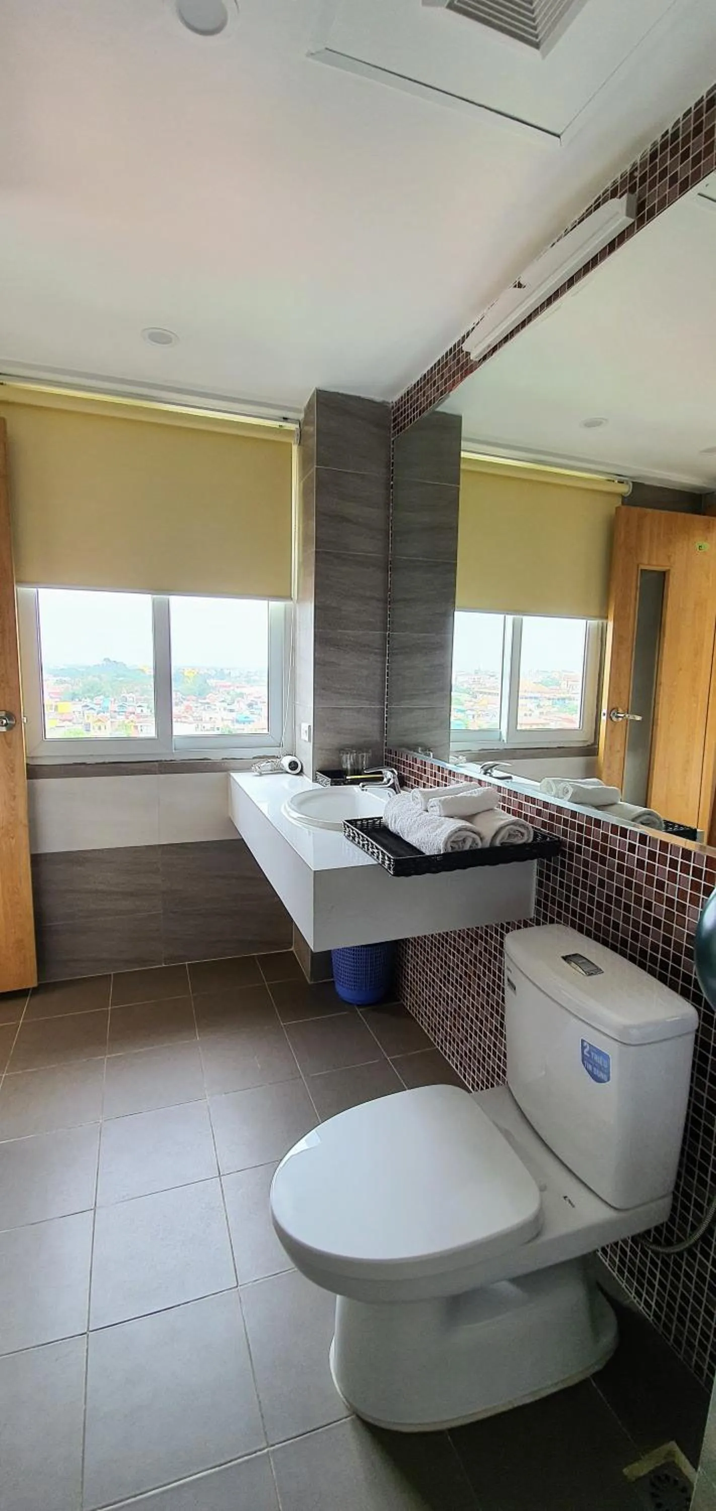 Bathroom in The Queen Hotel Ninh Binh