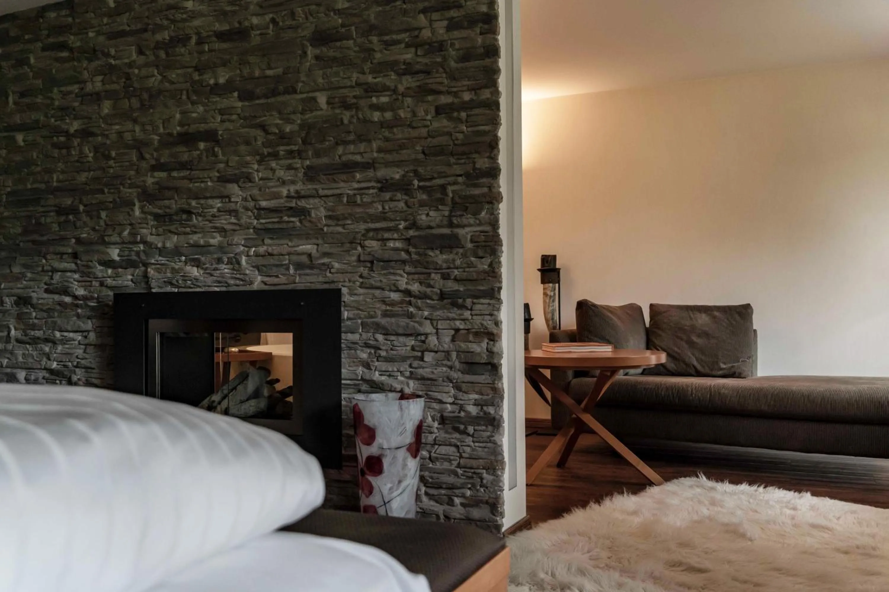 Living room, Bed in Heimspitze - Alpenhotel & Wirtshaus