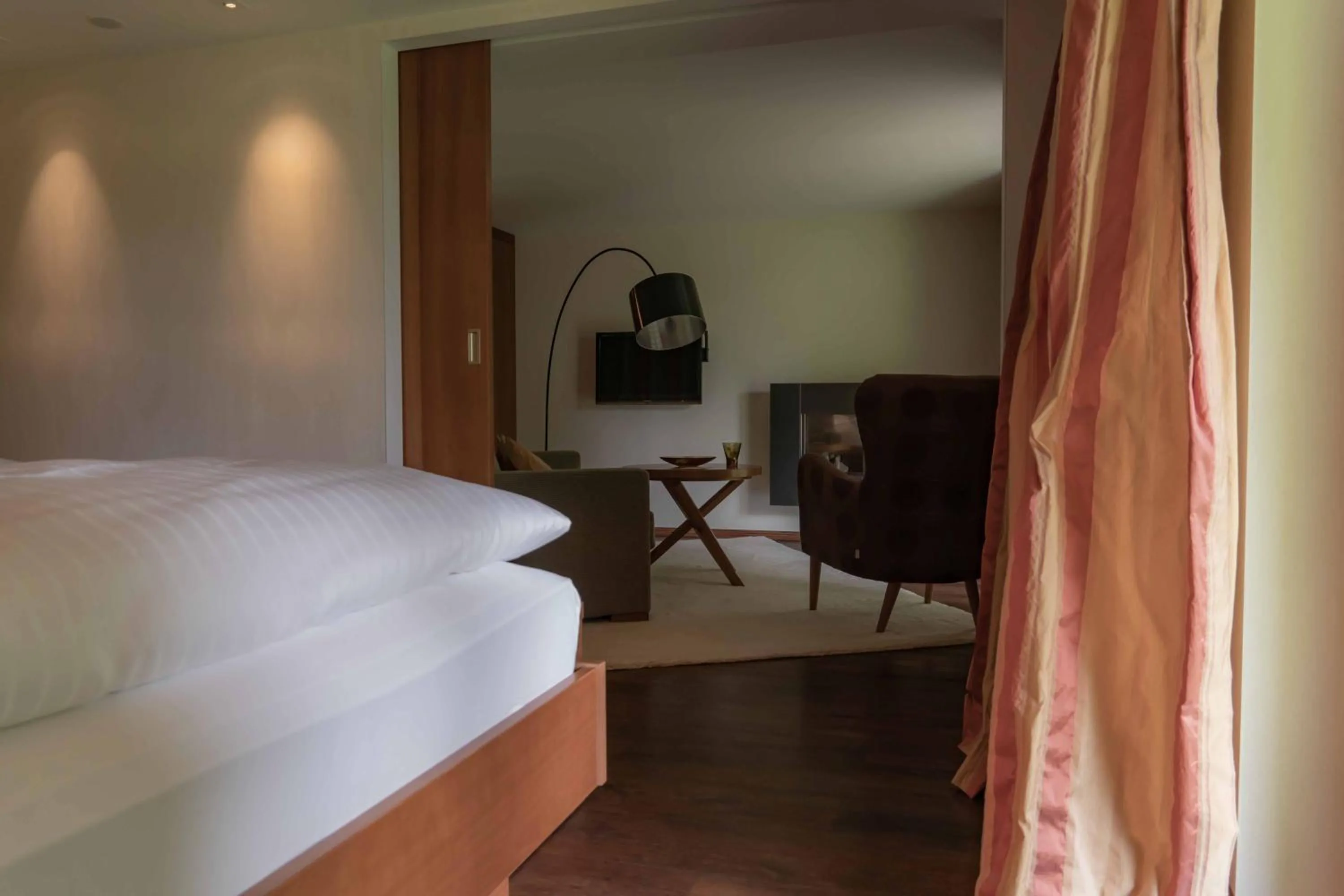 Bed in Heimspitze - Alpenhotel & Wirtshaus