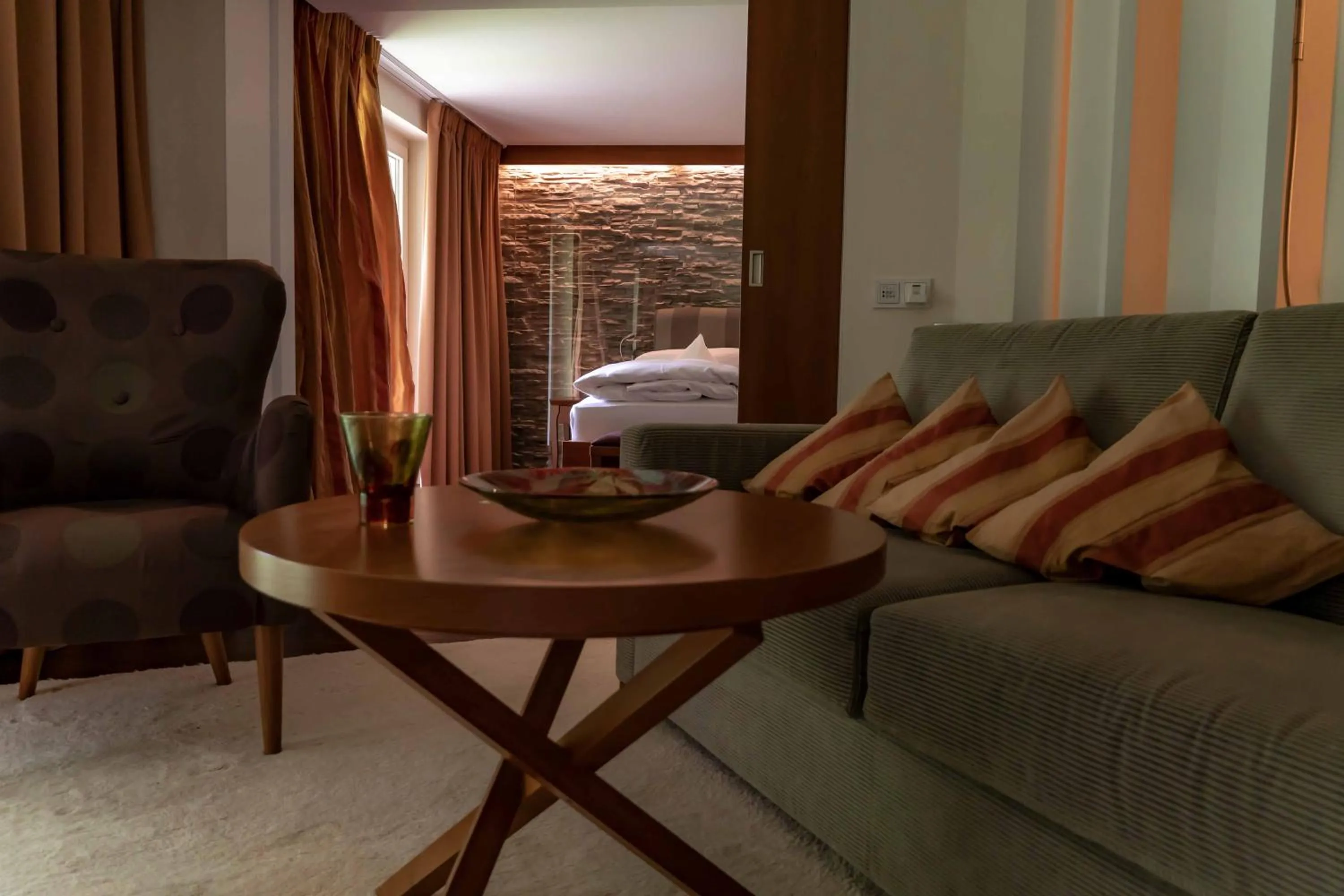 Bed in Heimspitze - Alpenhotel & Wirtshaus