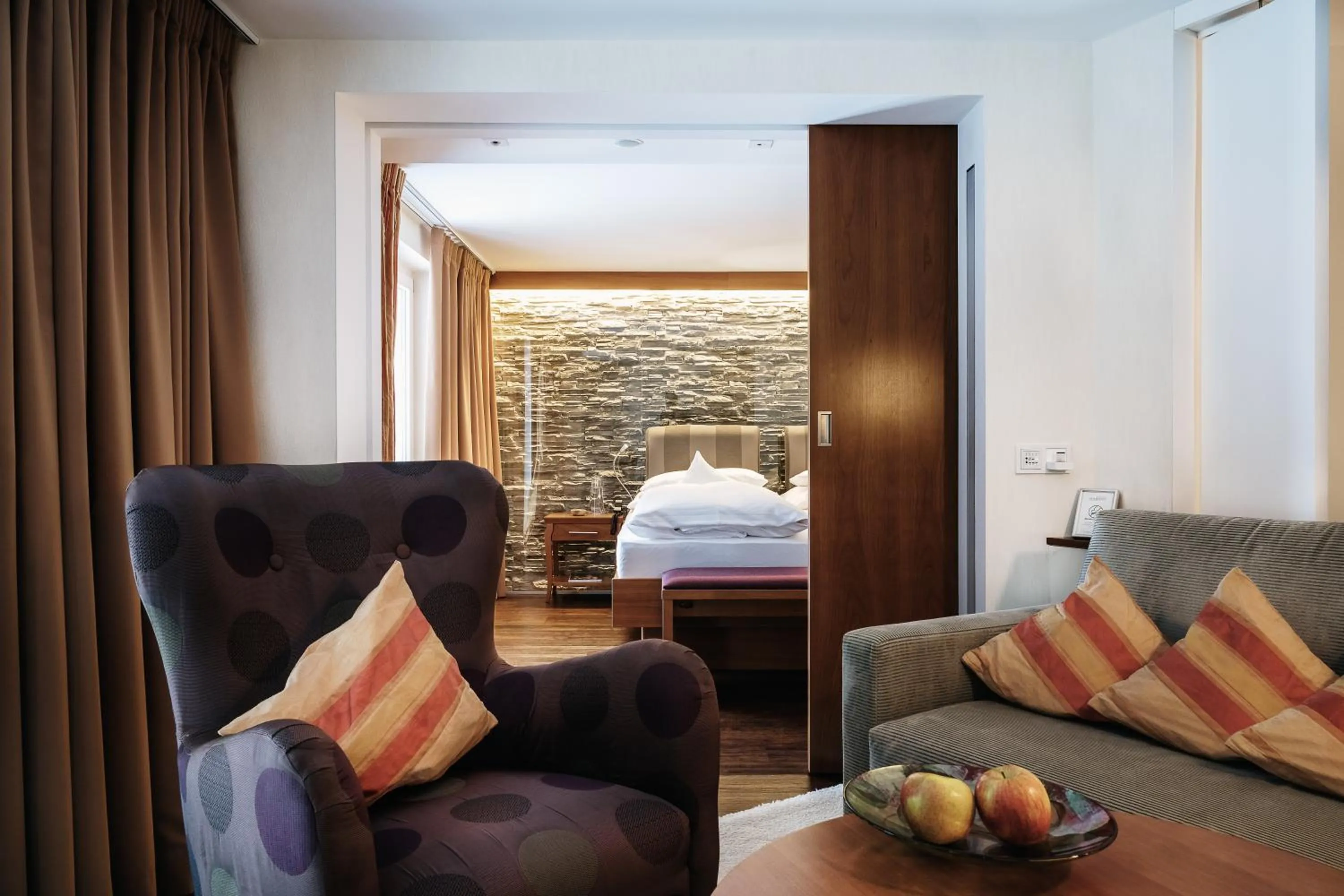 Living room, Bed in Heimspitze - Alpenhotel & Wirtshaus