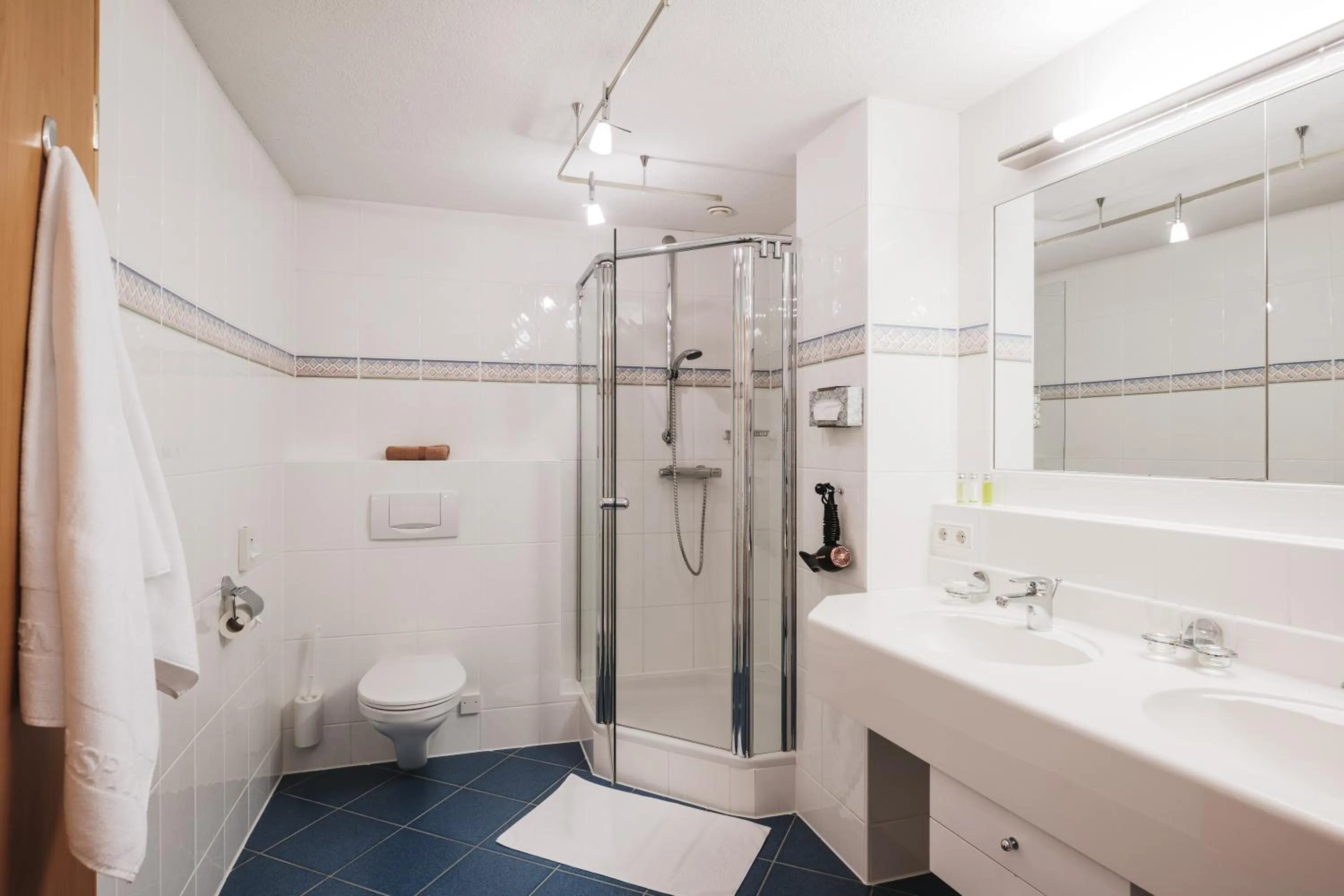 Bathroom in Heimspitze - Alpenhotel & Wirtshaus