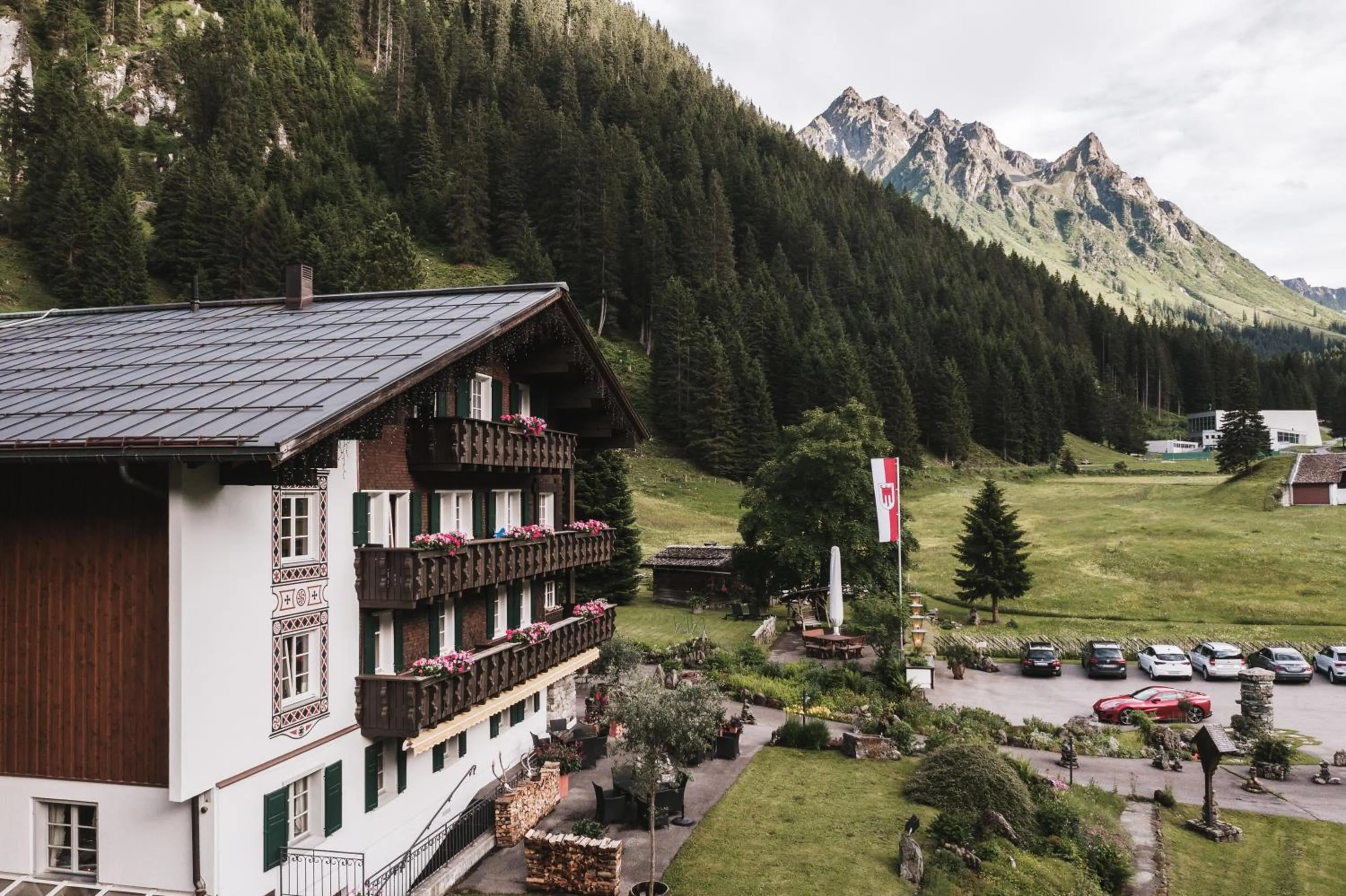 Property building in Heimspitze - Alpenhotel & Wirtshaus