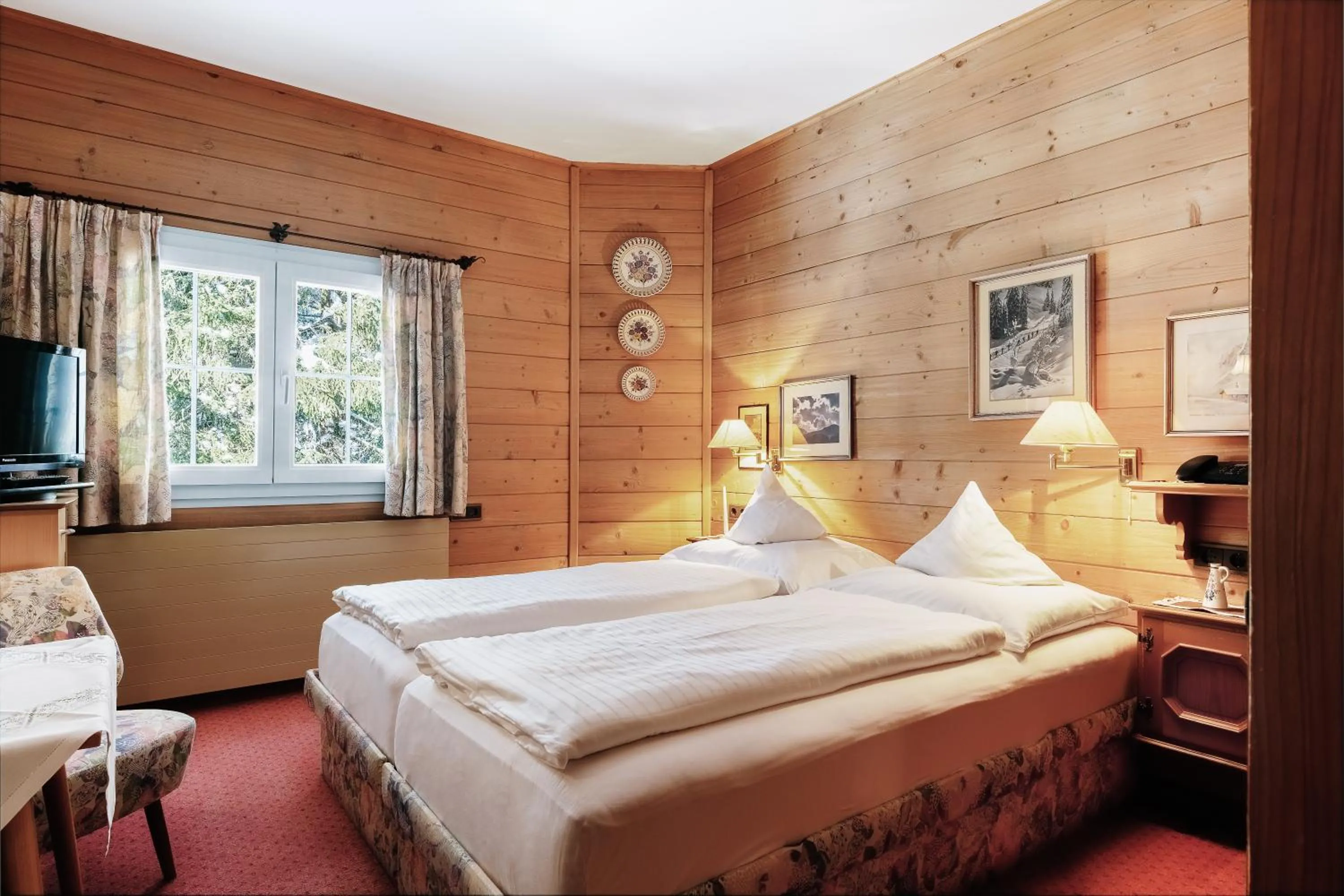 Bed in Heimspitze - Alpenhotel & Wirtshaus