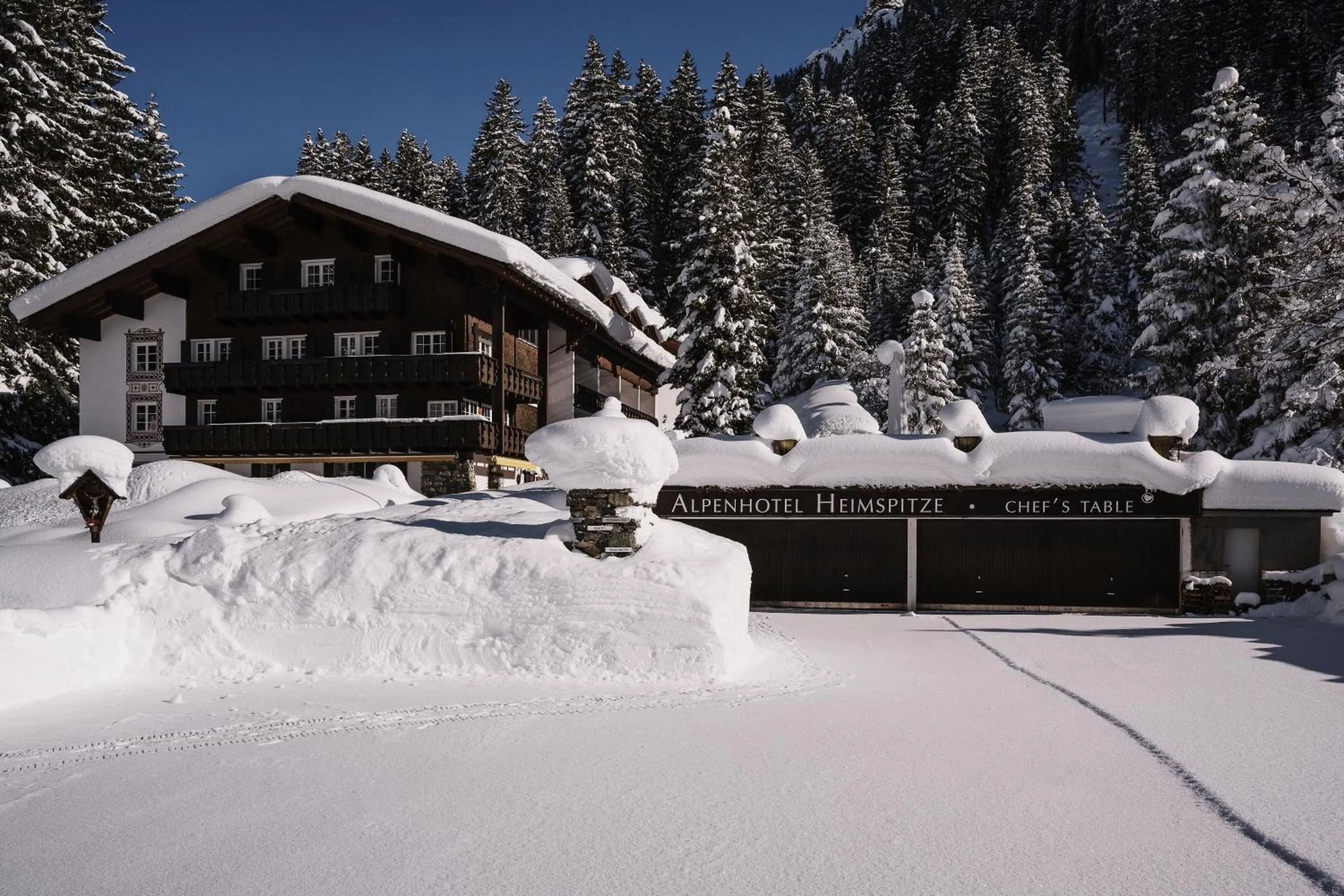 Property building in Heimspitze - Alpenhotel & Wirtshaus