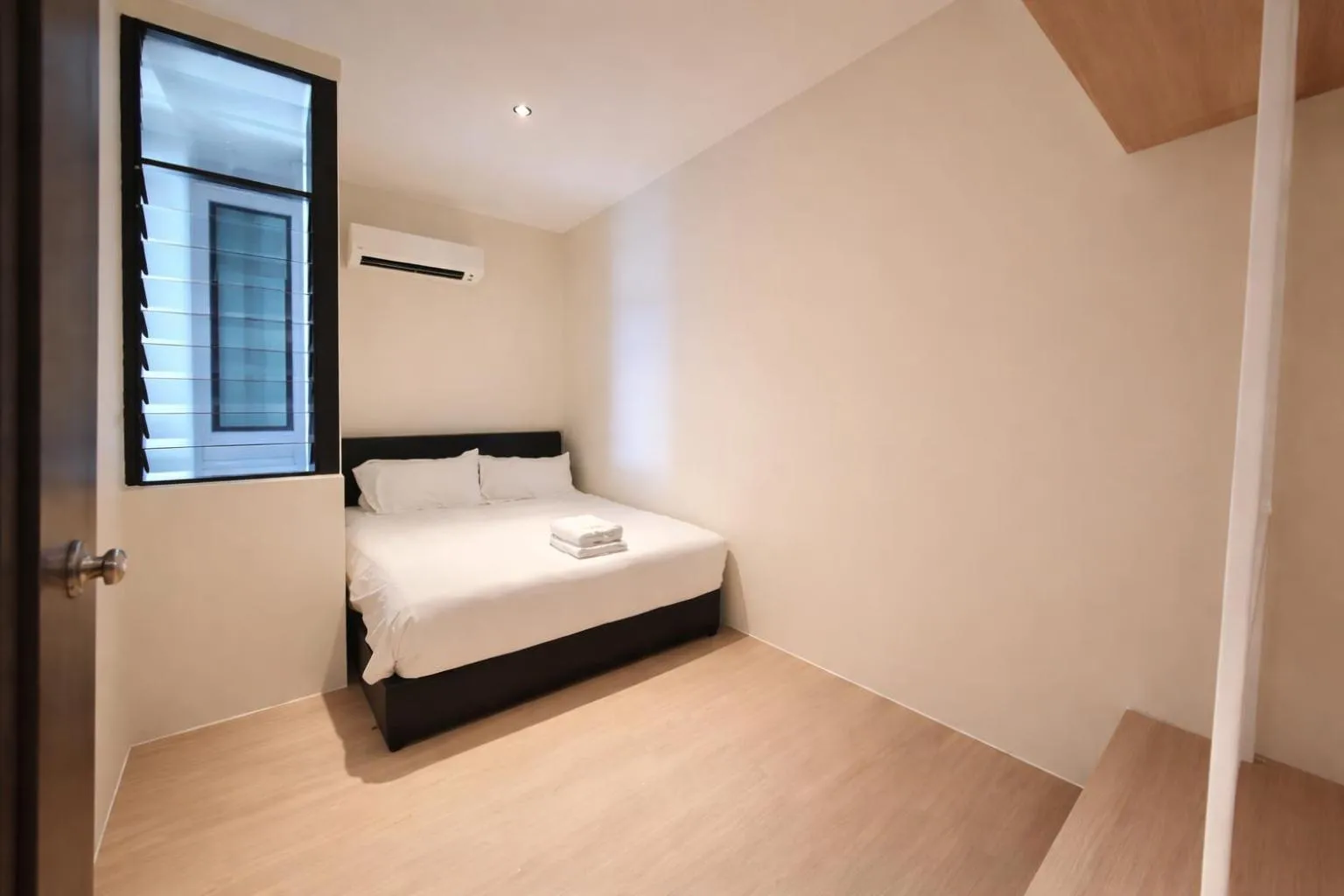 Bedroom, Bed in Roxy Hotel 3rd Mile