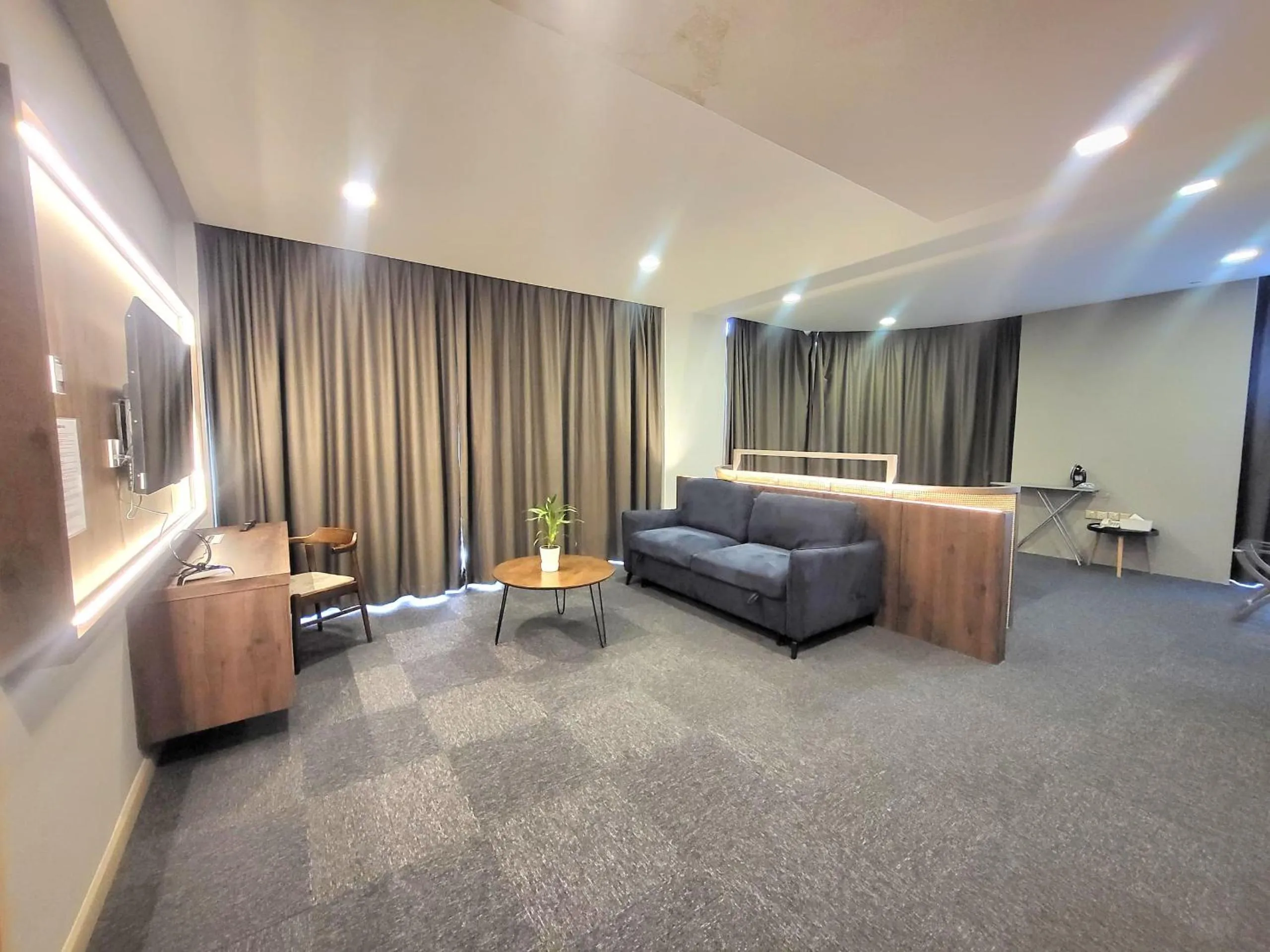 TV and multimedia in Roxy Hotel & Apartments