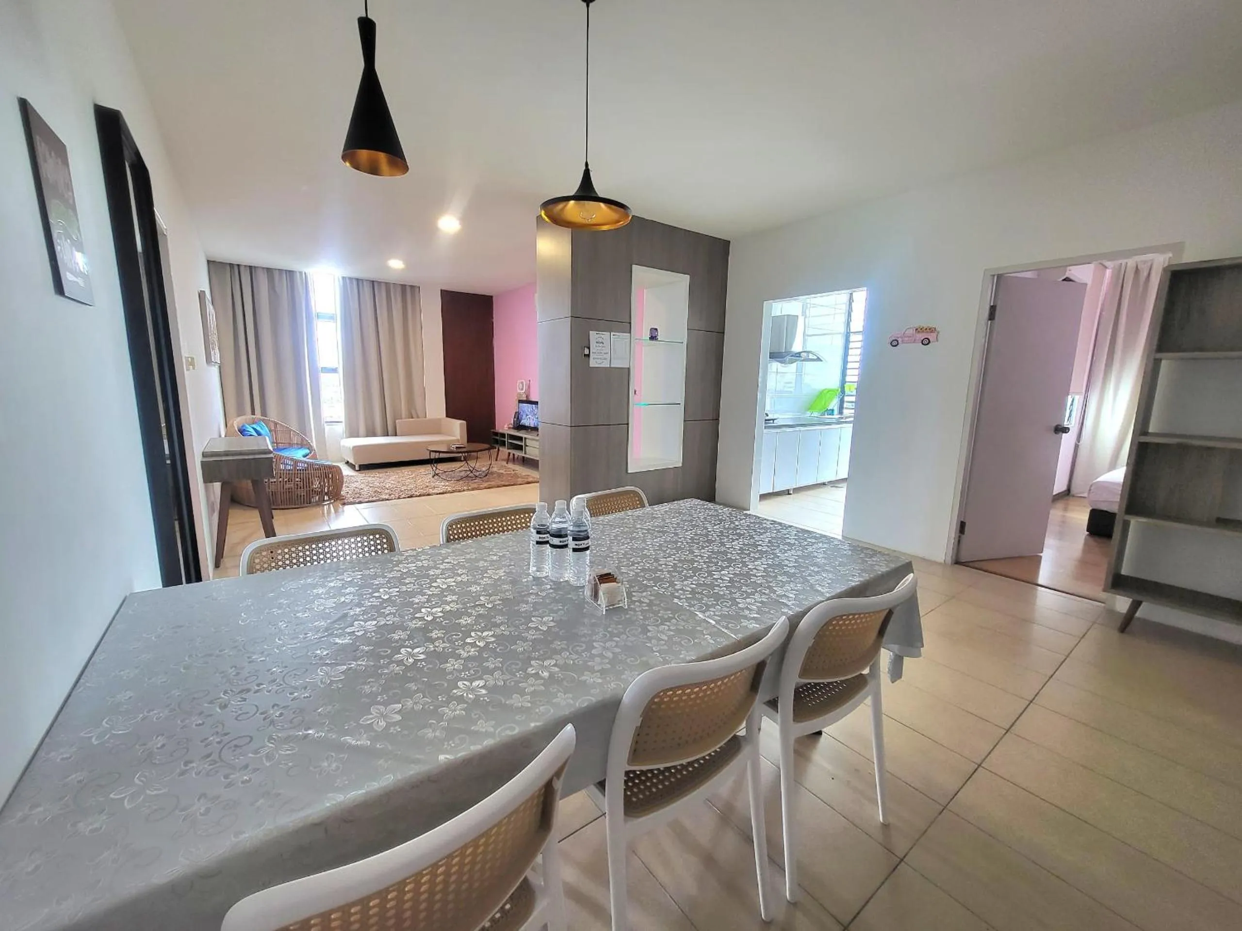 Dining area in Roxy Hotel & Apartments
