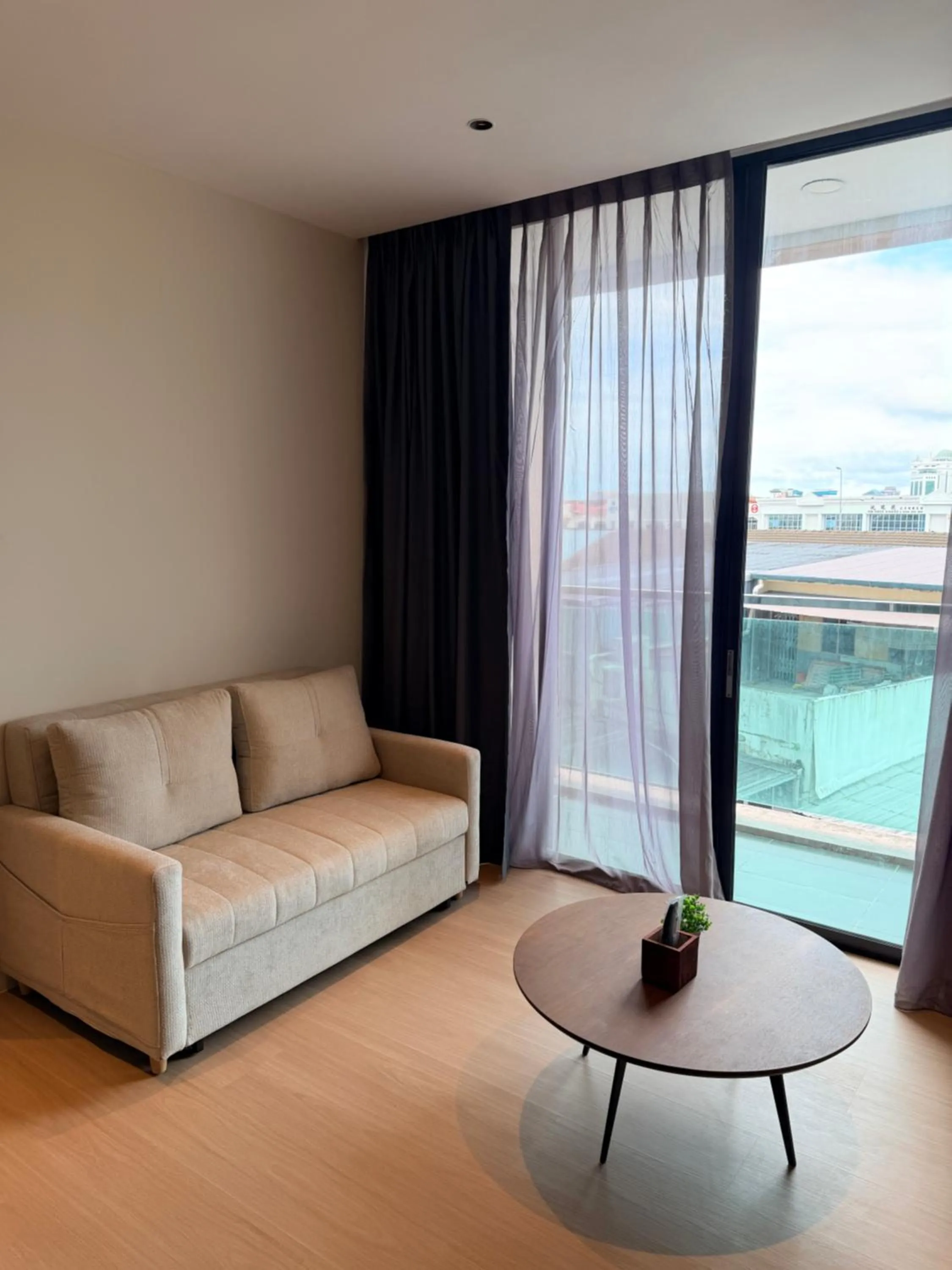 Living room in Roxy Hotel 3rd Mile