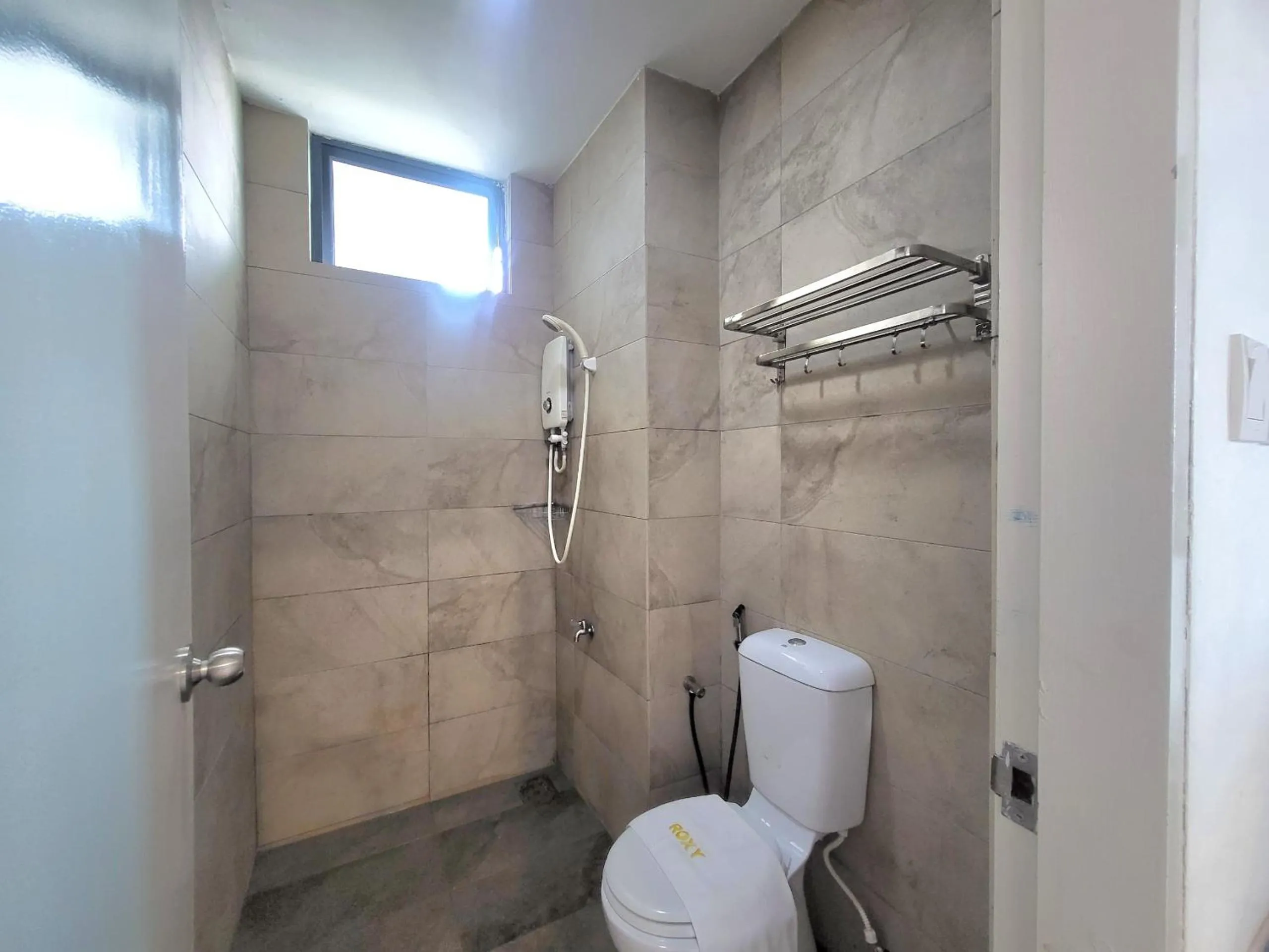 Bathroom in Roxy Hotel & Apartments