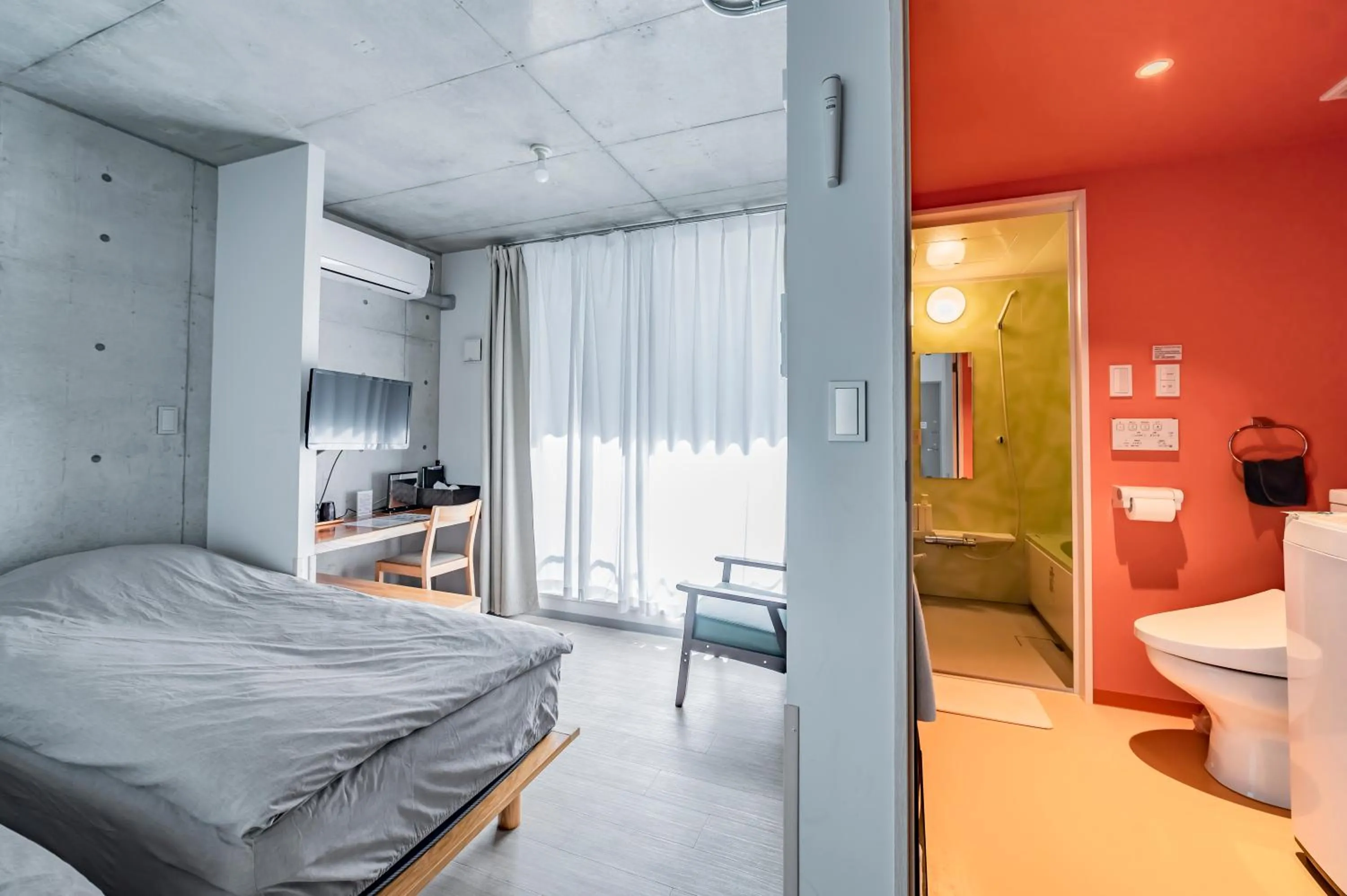 Photo of the whole room, Bed in bmj Shinjuku Okubo