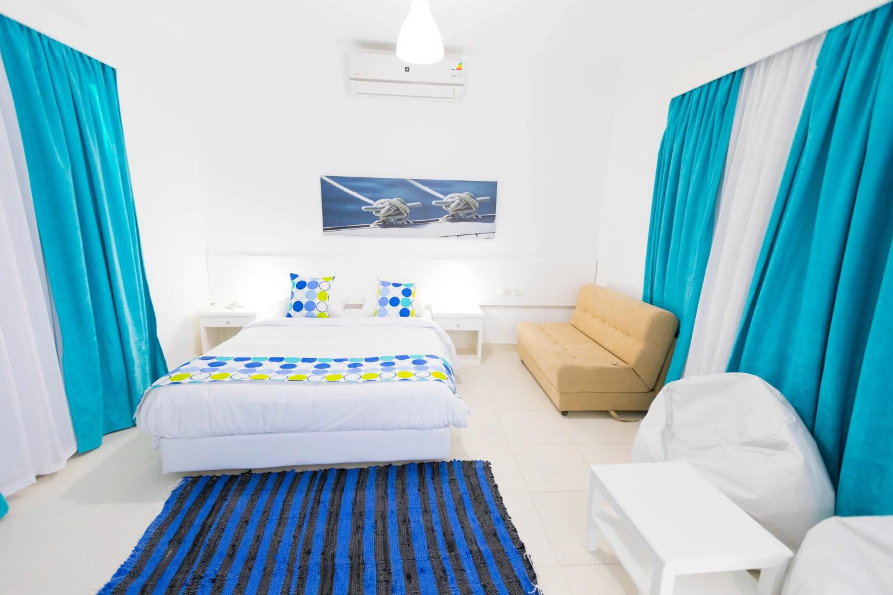 Bed in Lagoonie Lodge & Beach