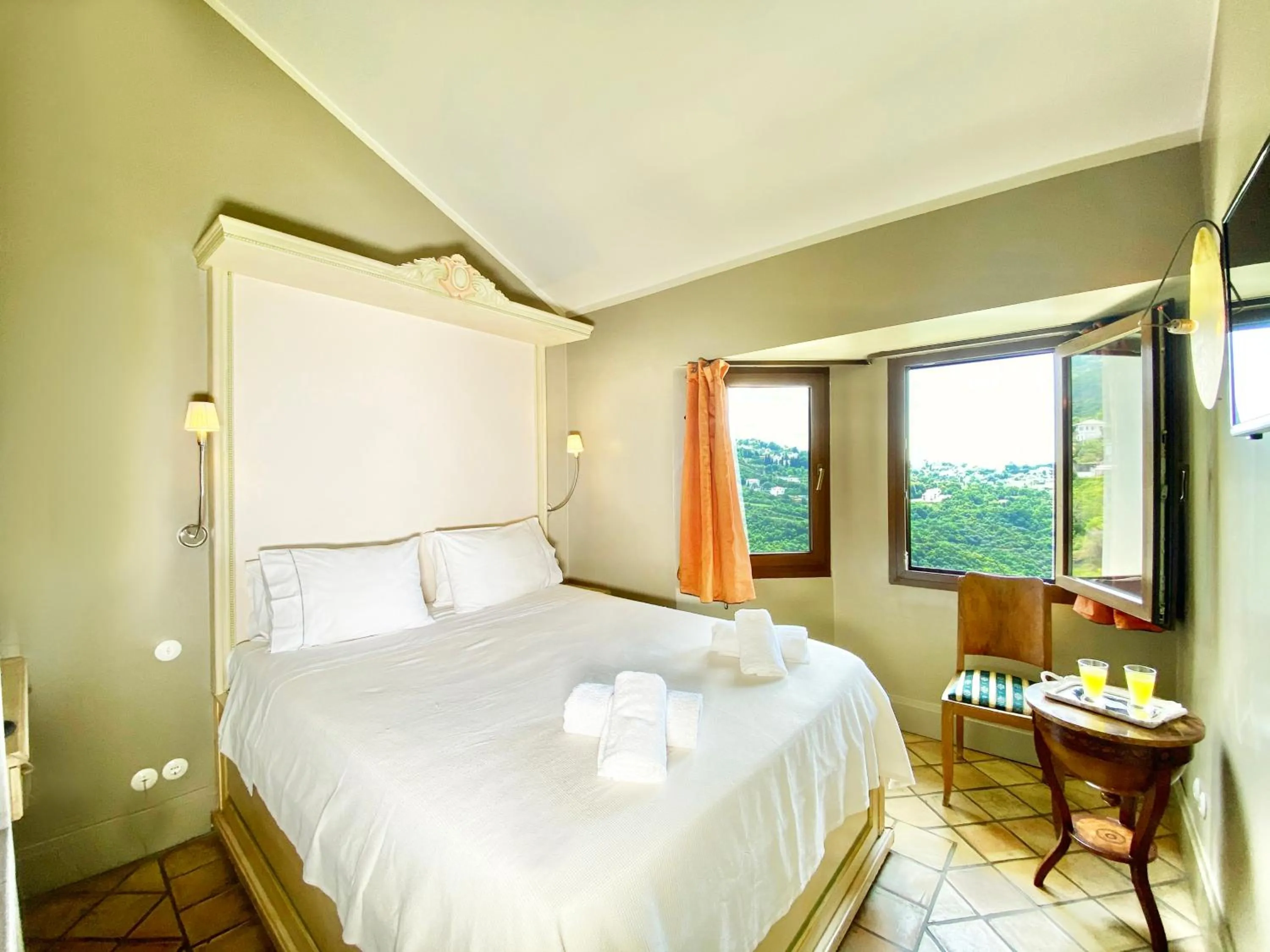 Bed in Archontika Karamarlis