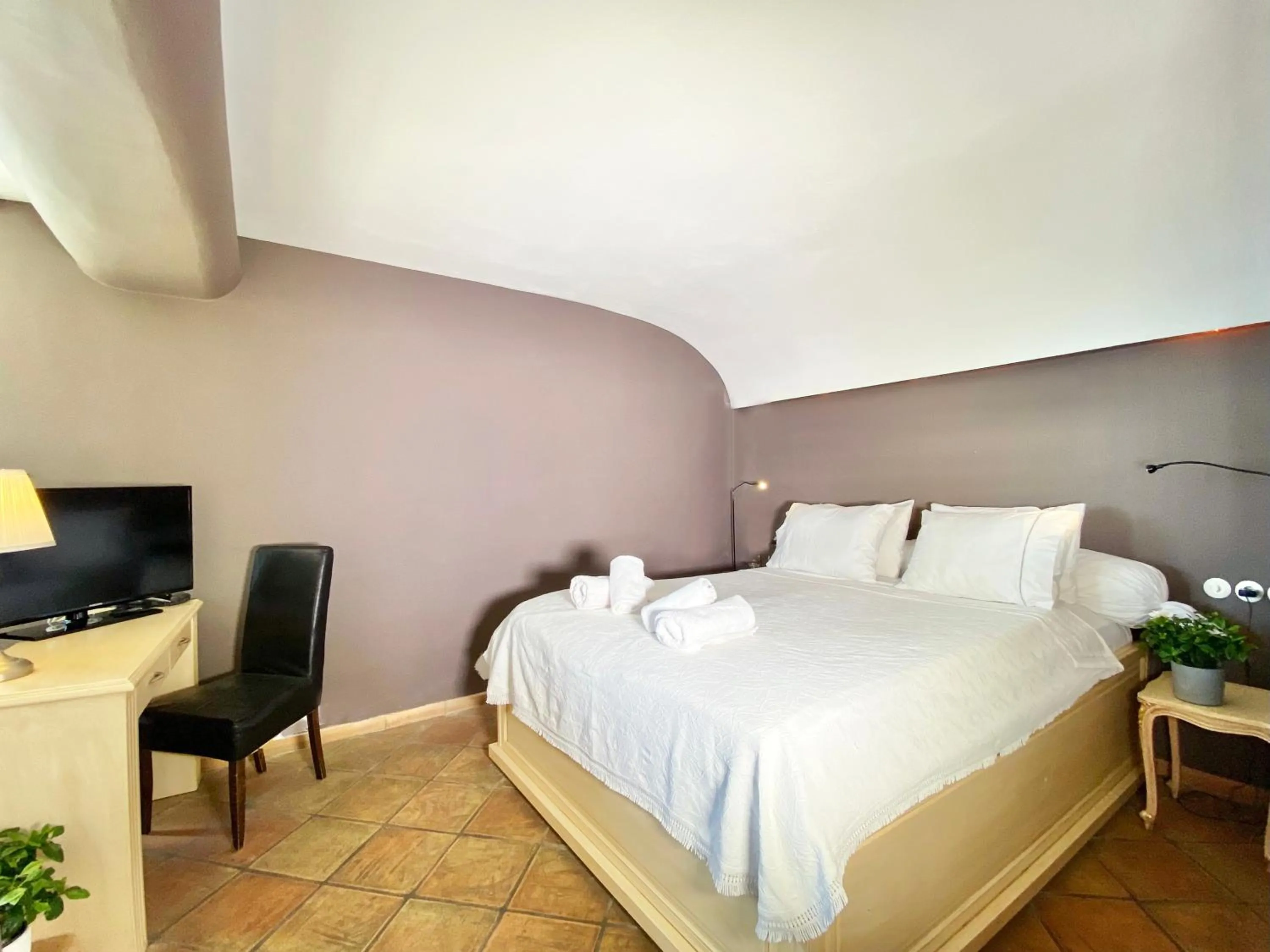 Bed in Archontika Karamarlis