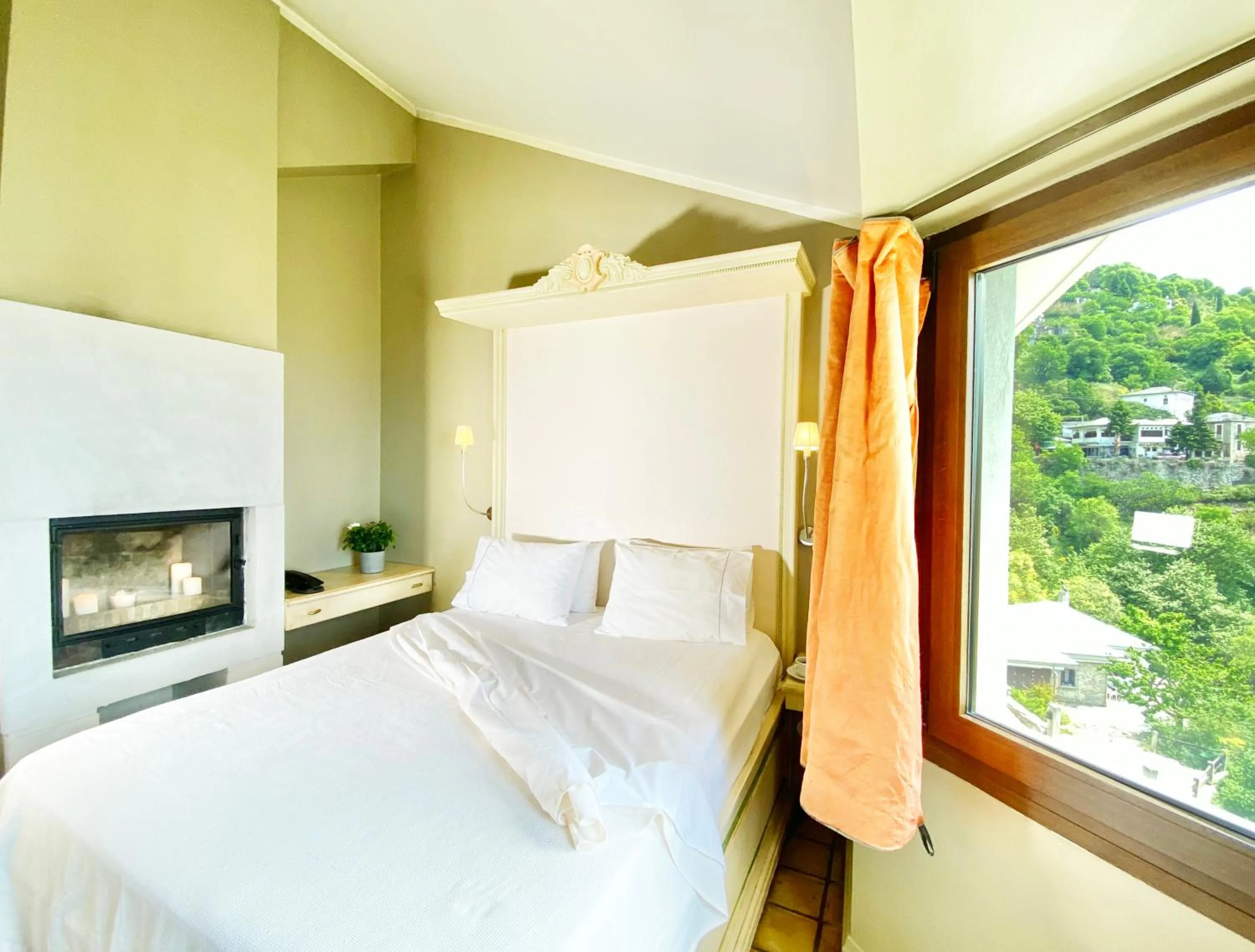 Bed in Archontika Karamarlis