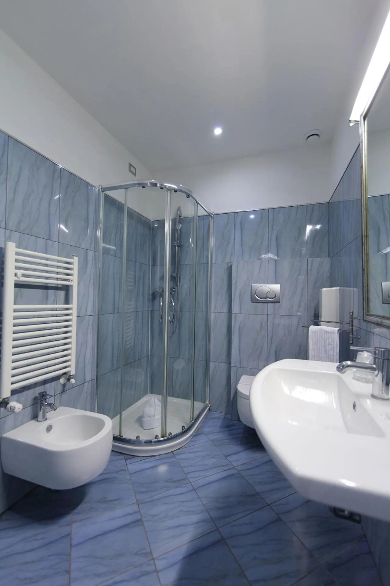 Shower in Hotel Relax Roma Nord