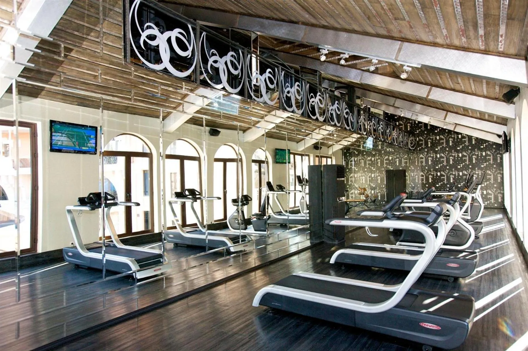 Fitness centre/facilities in Royal Castle Design & SPA