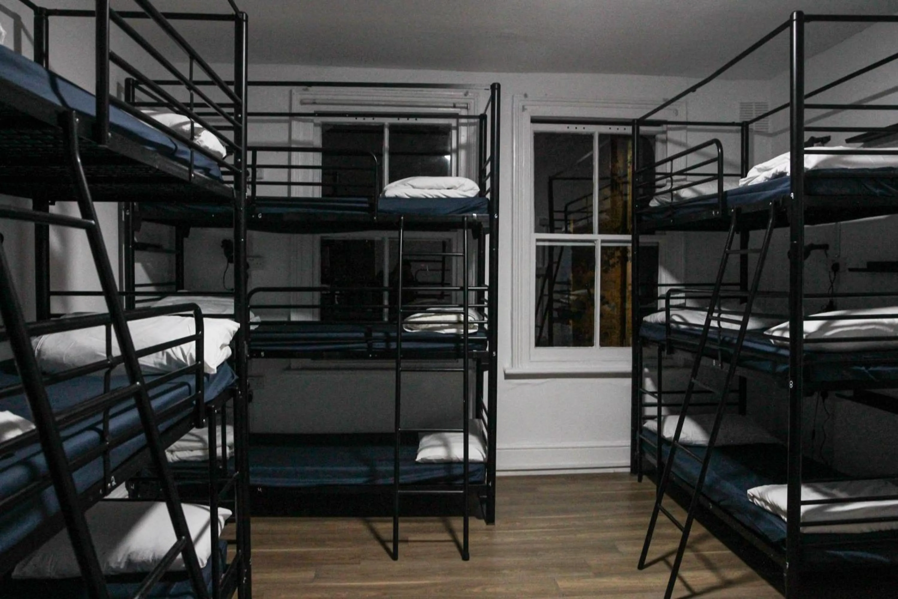 Bedroom, Bed in Onefam Waterloo 18-36 years old