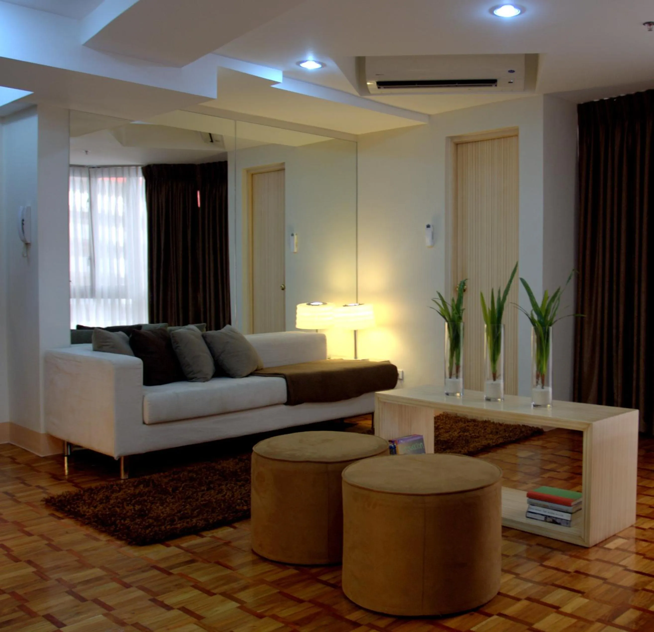 Seating area in Prince Plaza II Condotel