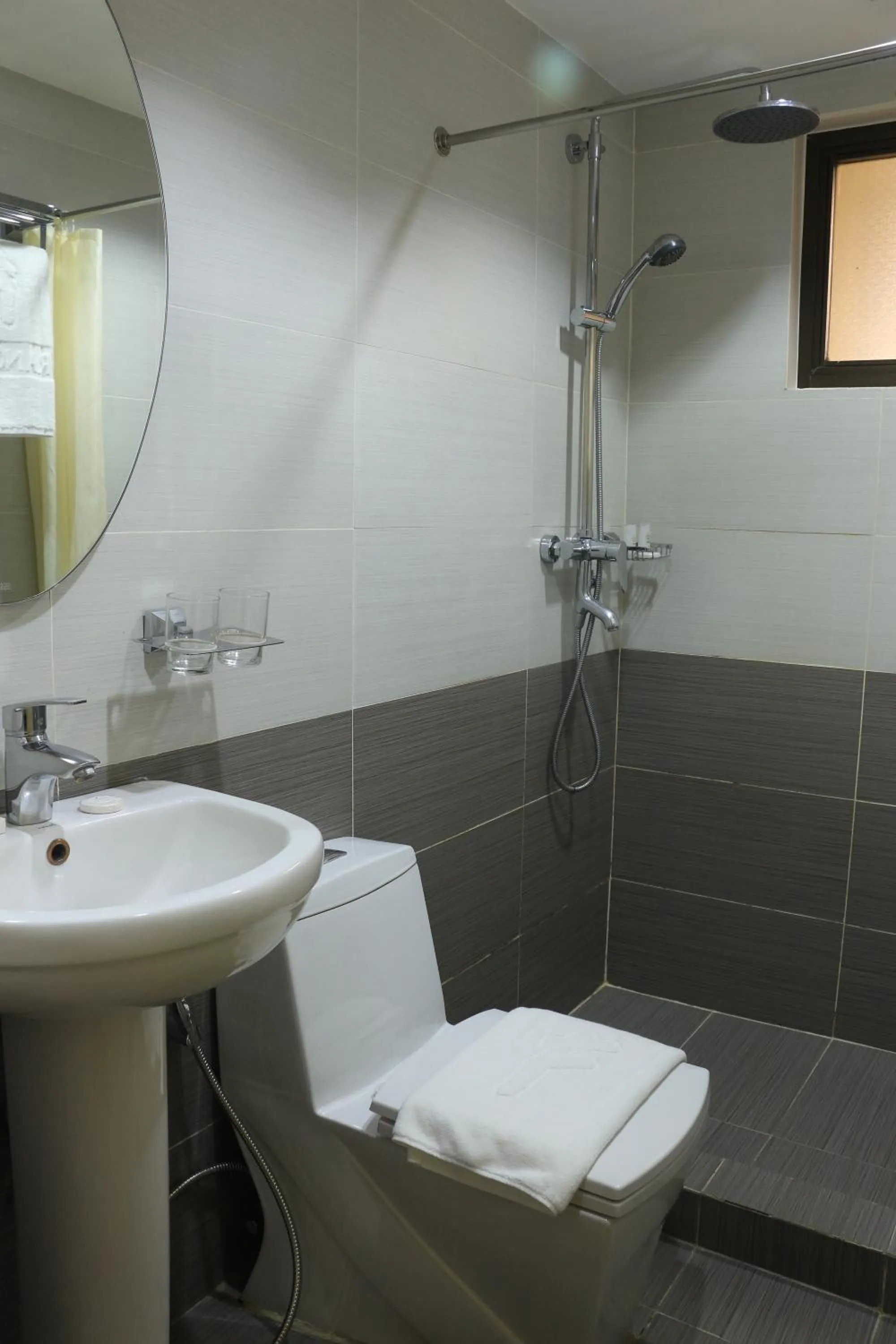 Bathroom in Prince Plaza II Condotel