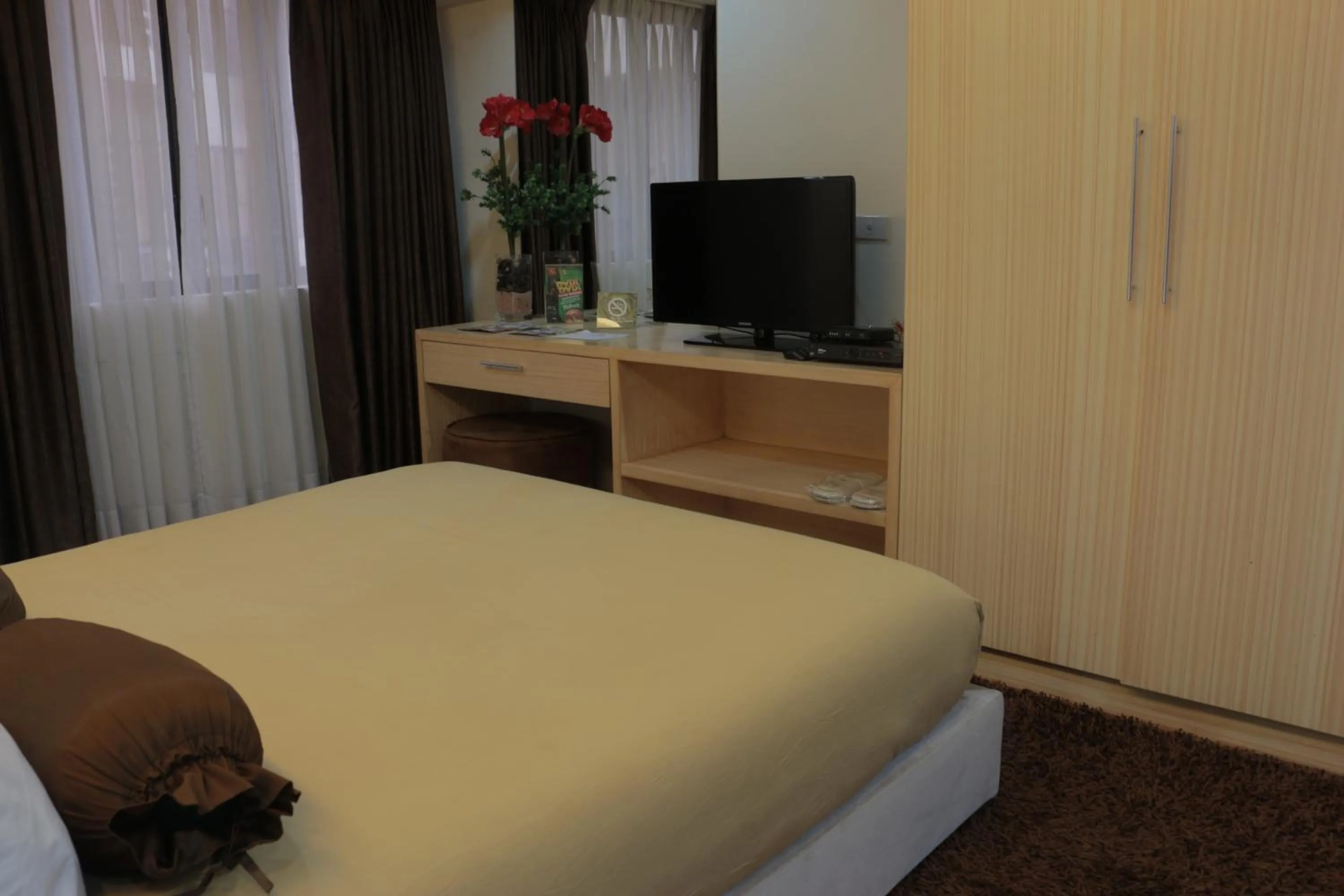 TV and multimedia, Bed in Prince Plaza II Condotel
