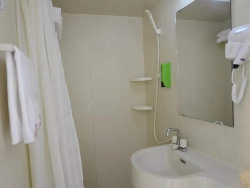 Shell Shenyang Medical University Four Courtyard North Tower Railway Station