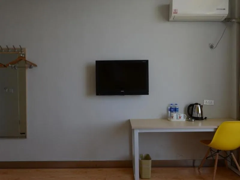 Shell Shenyang Medical University Four Courtyard North Tower Railway Station