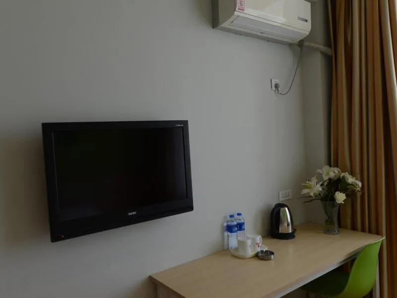 Shell Shenyang Medical University Four Courtyard North Tower Railway Station