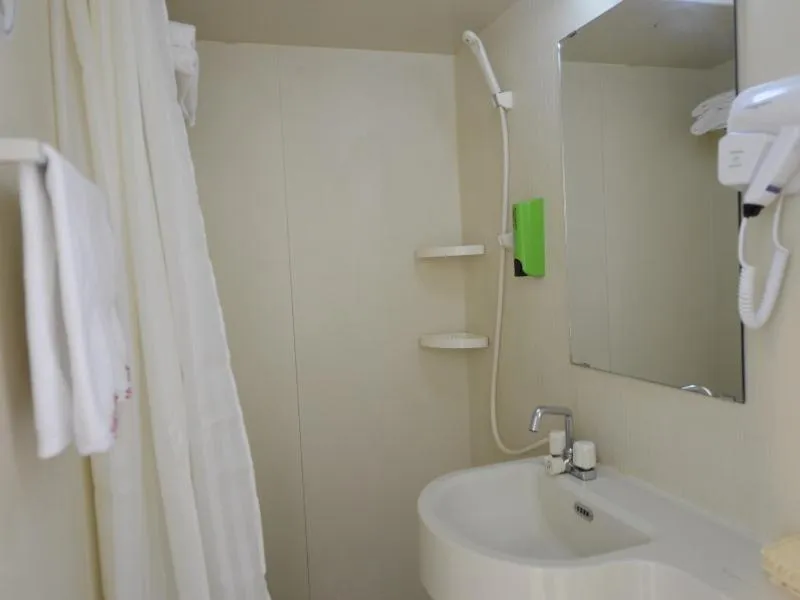 Shell Shenyang Medical University Four Courtyard North Tower Railway Station