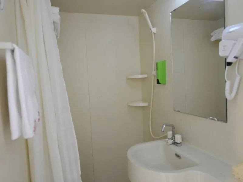 Shell Shenyang Medical University Four Courtyard North Tower Railway Station