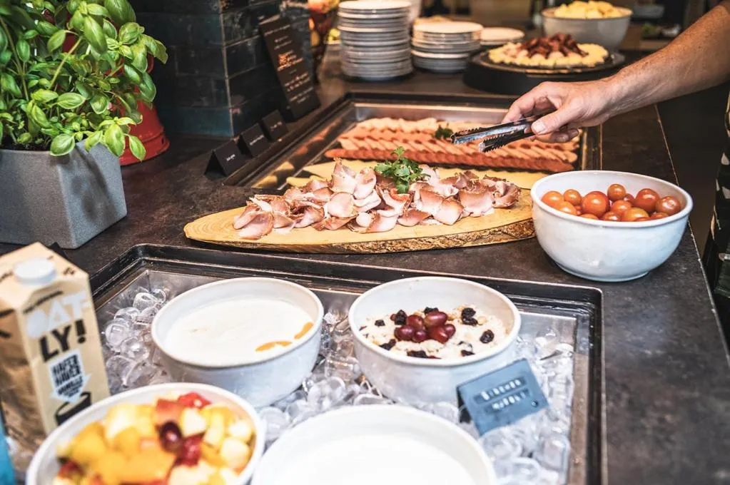 Buffet breakfast in Hotel Das Falkenstein