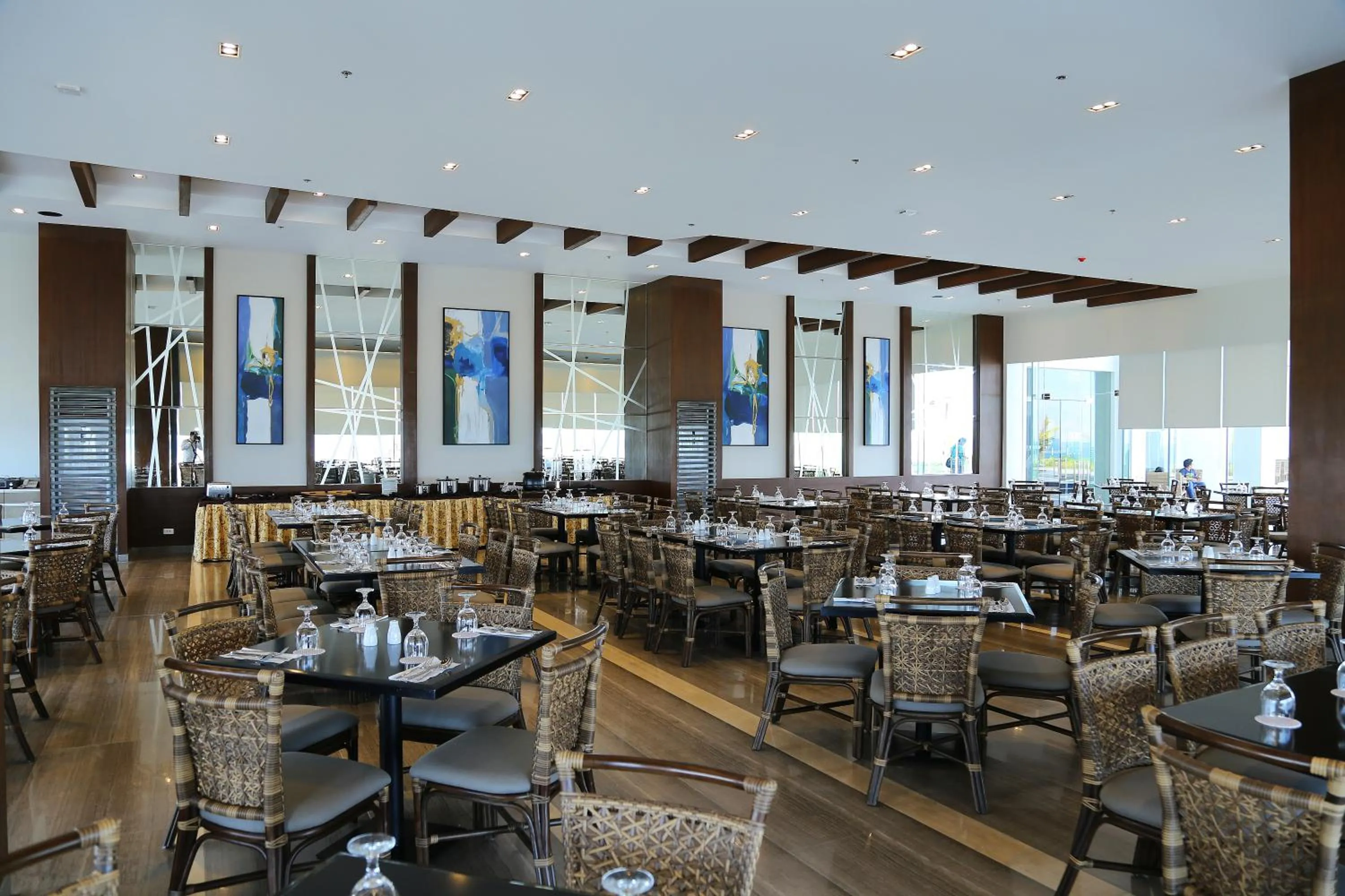 Restaurant/places to eat in Arterra Hotel and Resort