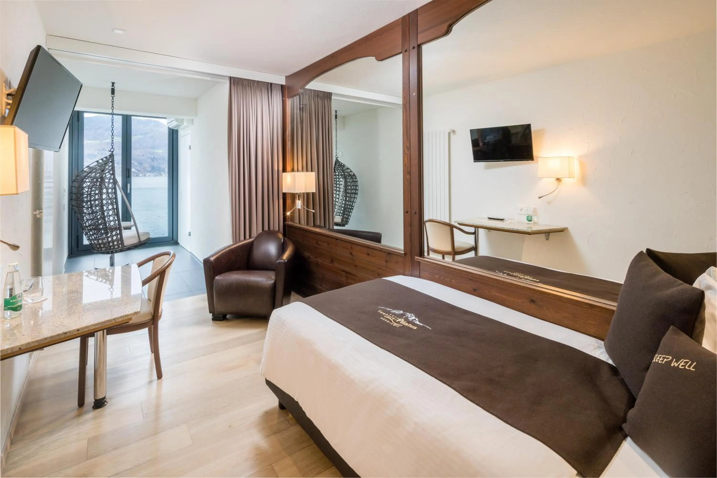 Bedroom, Bed in Seehotel Pilatus