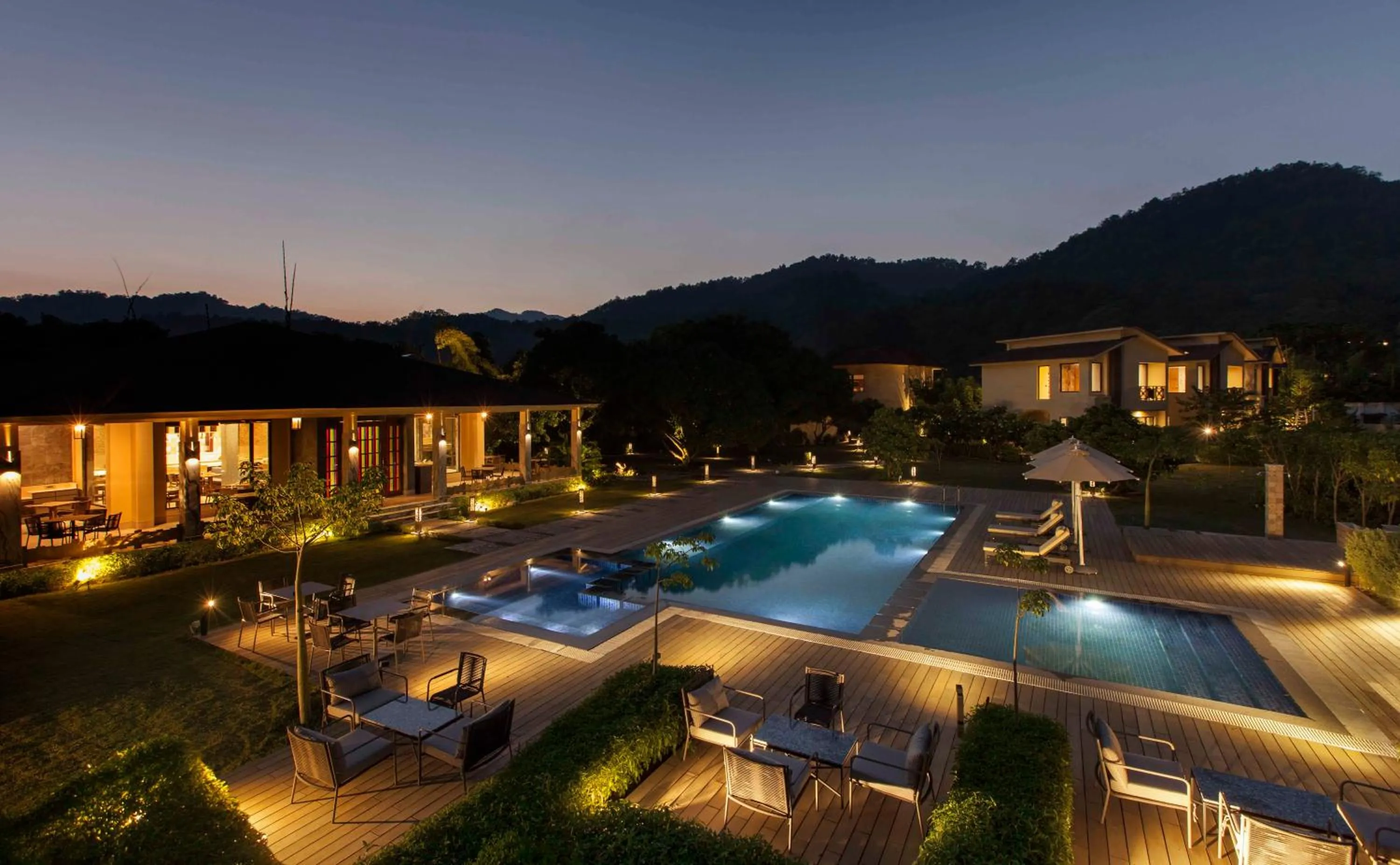 Swimming pool in Lemon Tree Premier, Corbett