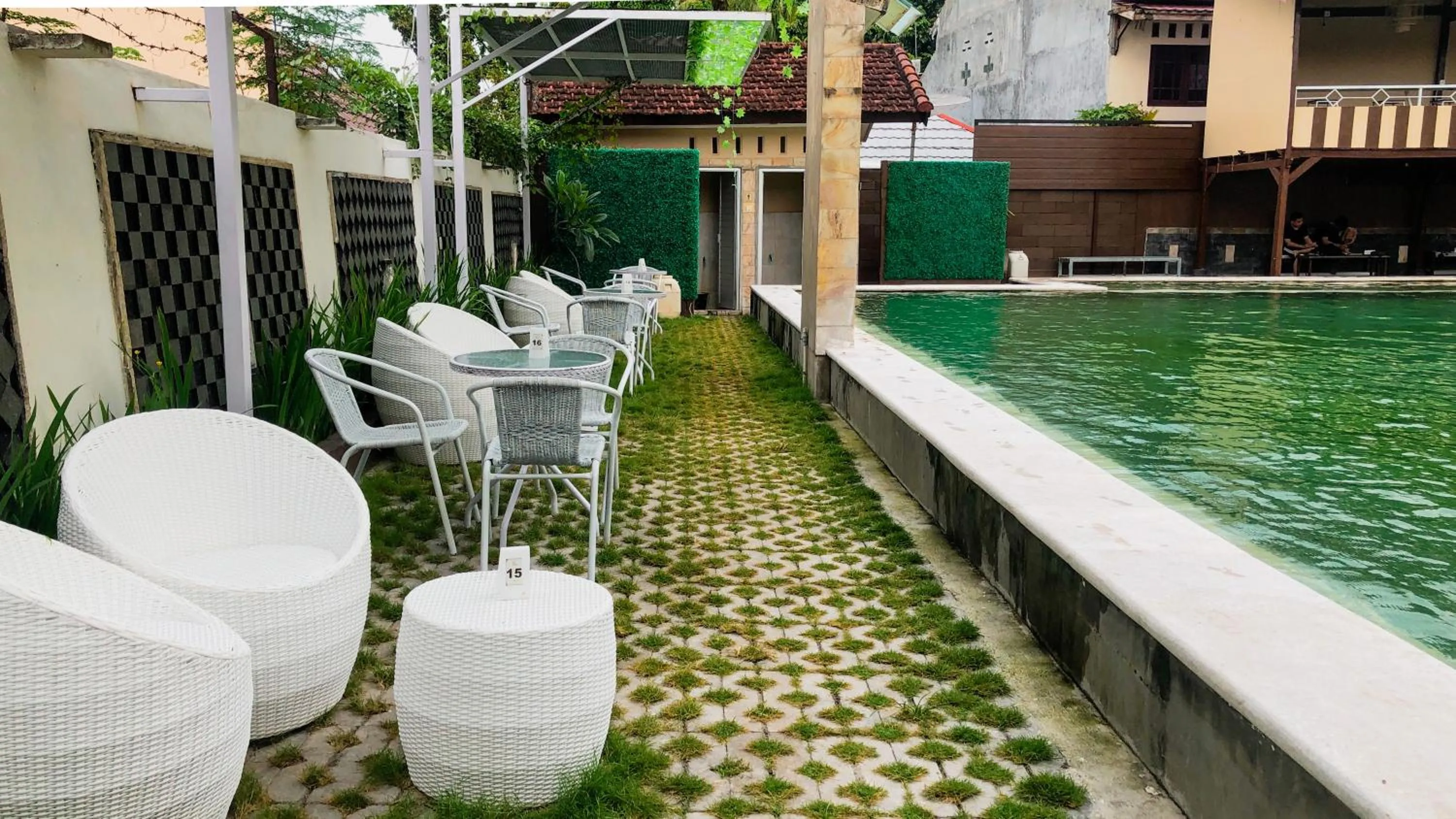 Swimming pool in Grand Madani Hotel