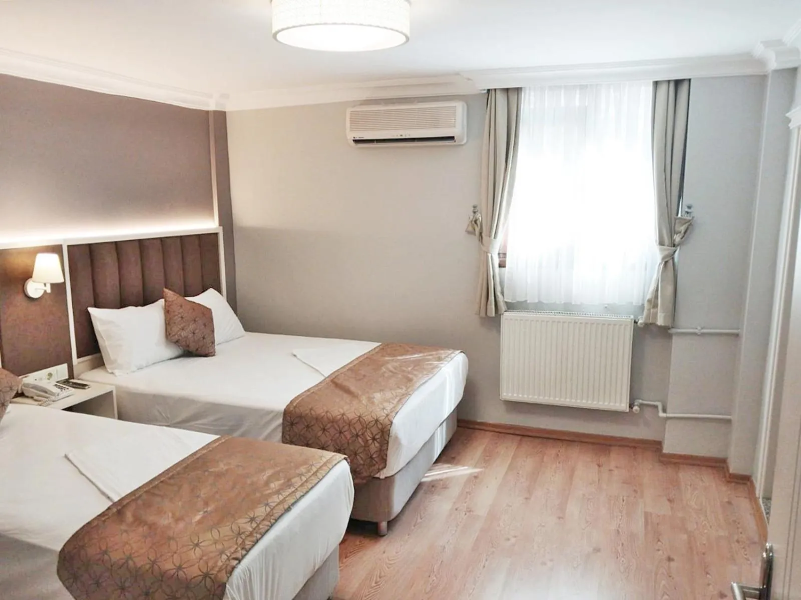 Photo of the whole room, Bed in Hotel Süreyya